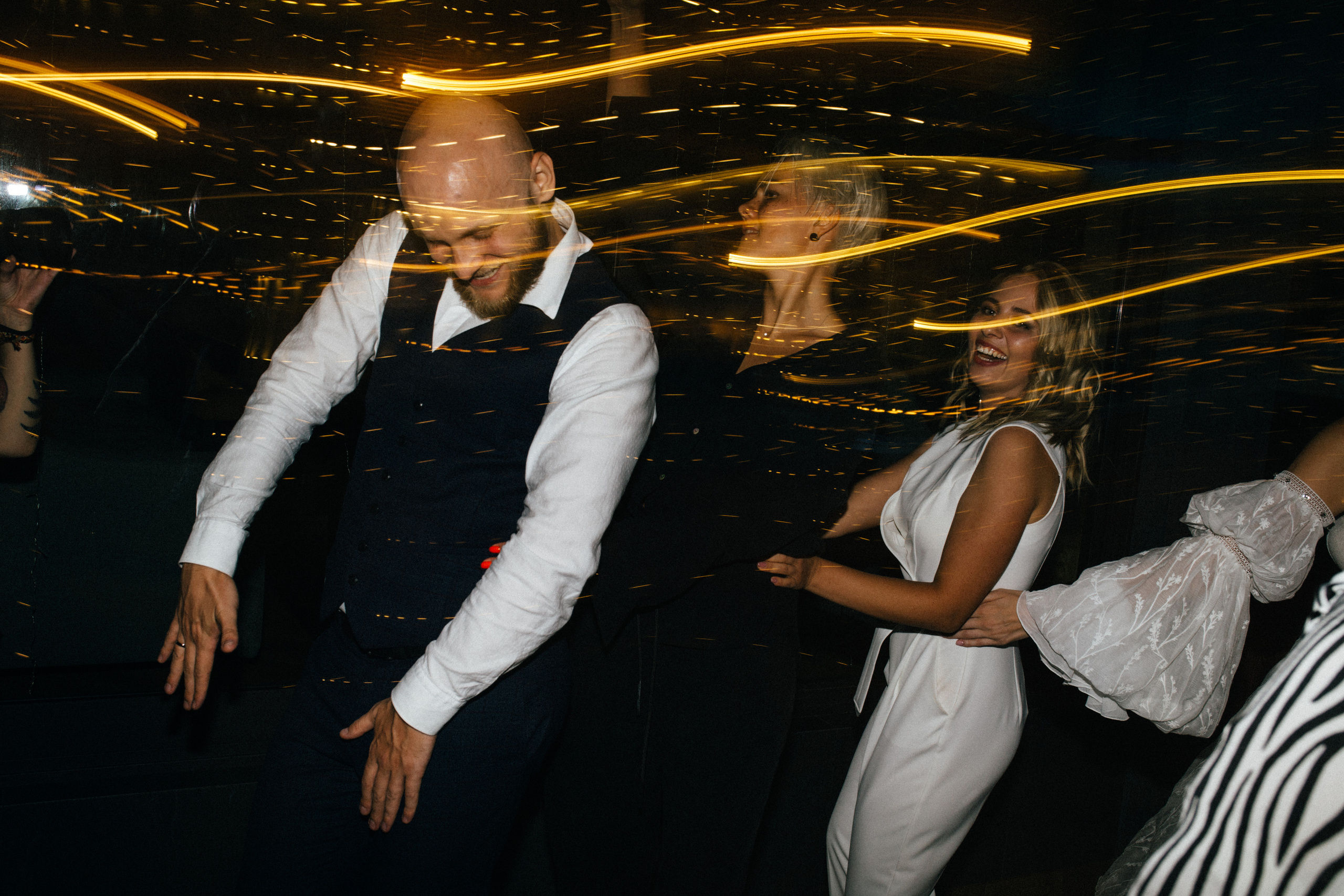 Весільна репортажна фото та відео зйомка