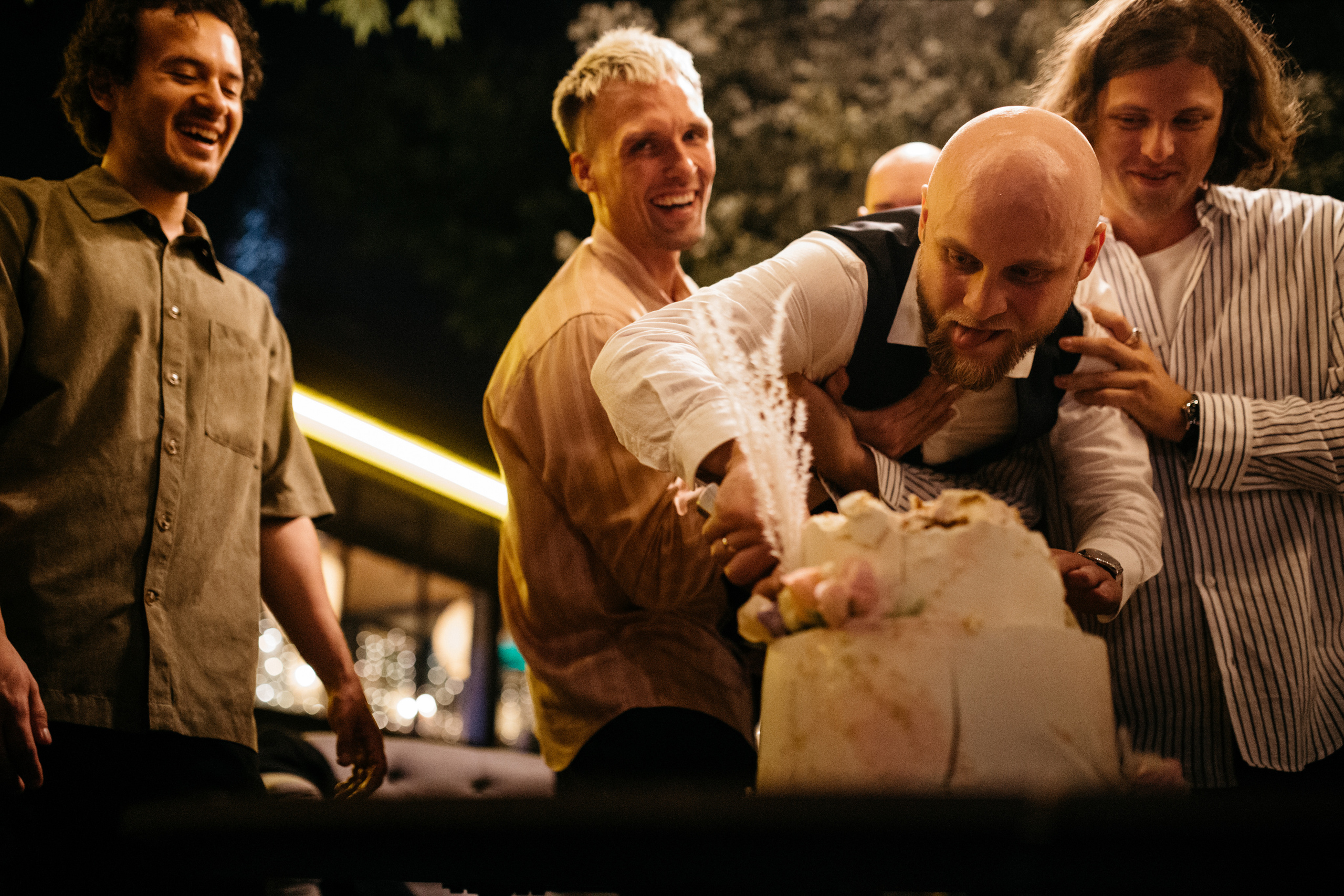 Весільна репортажна фото та відео зйомка