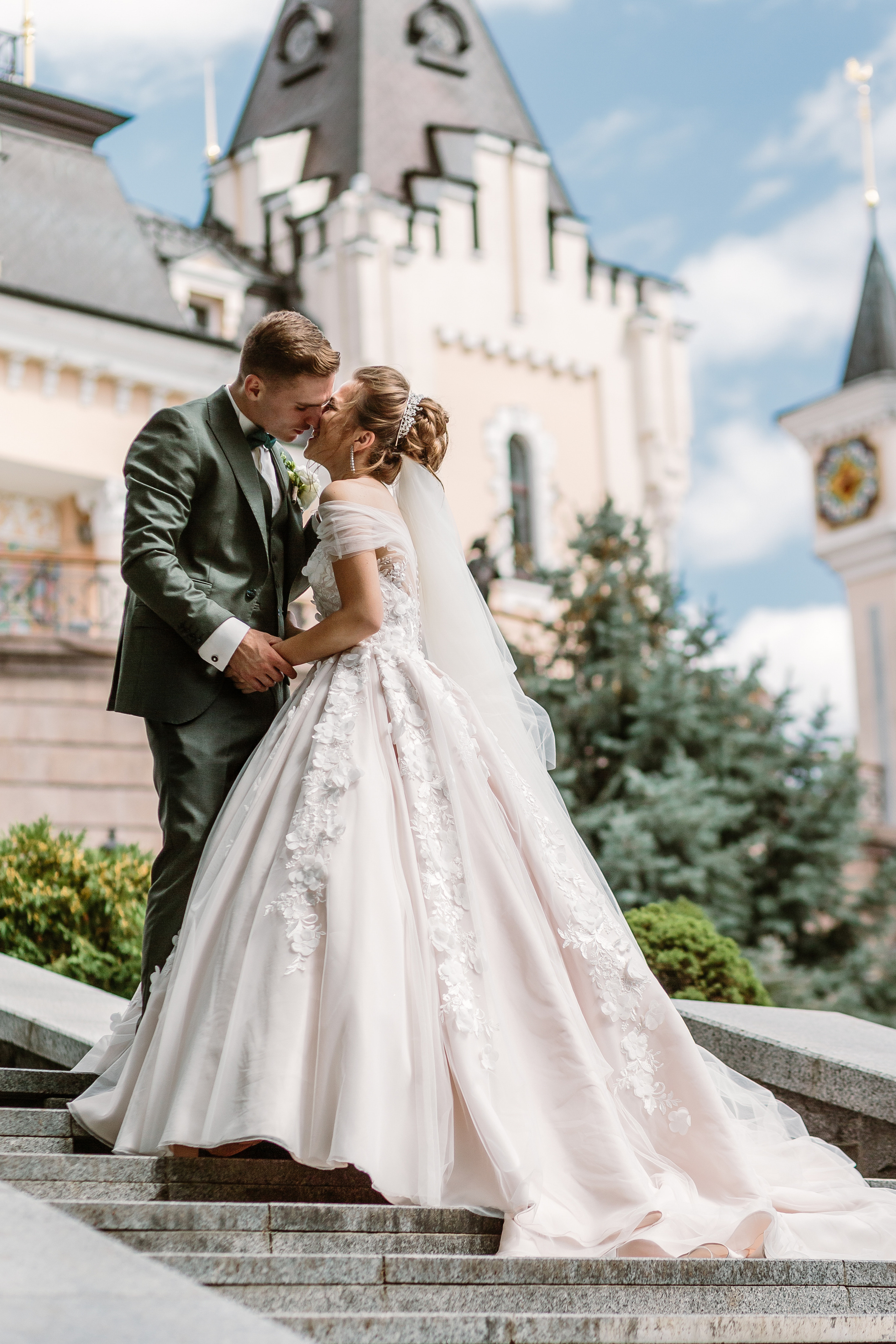 Нуцу та Андріана