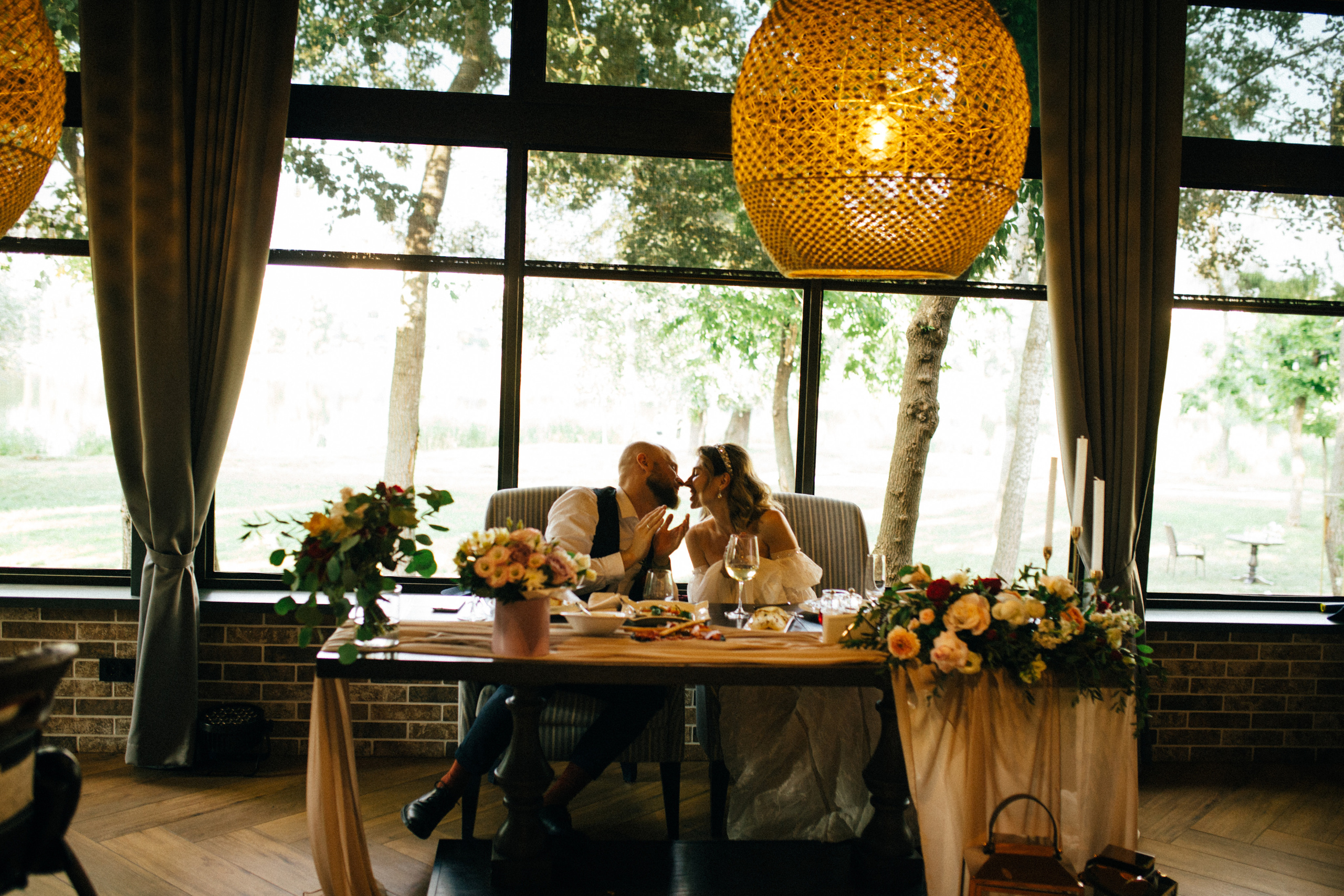 Весільна репортажна фото та відео зйомка