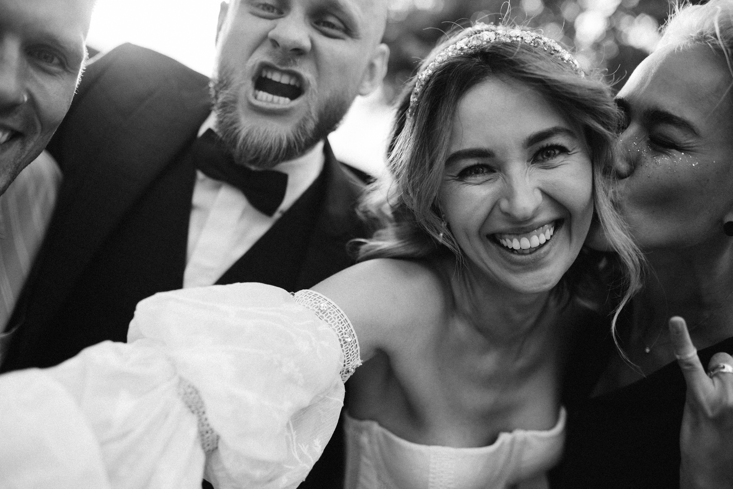 Весільна репортажна фото та відео зйомка