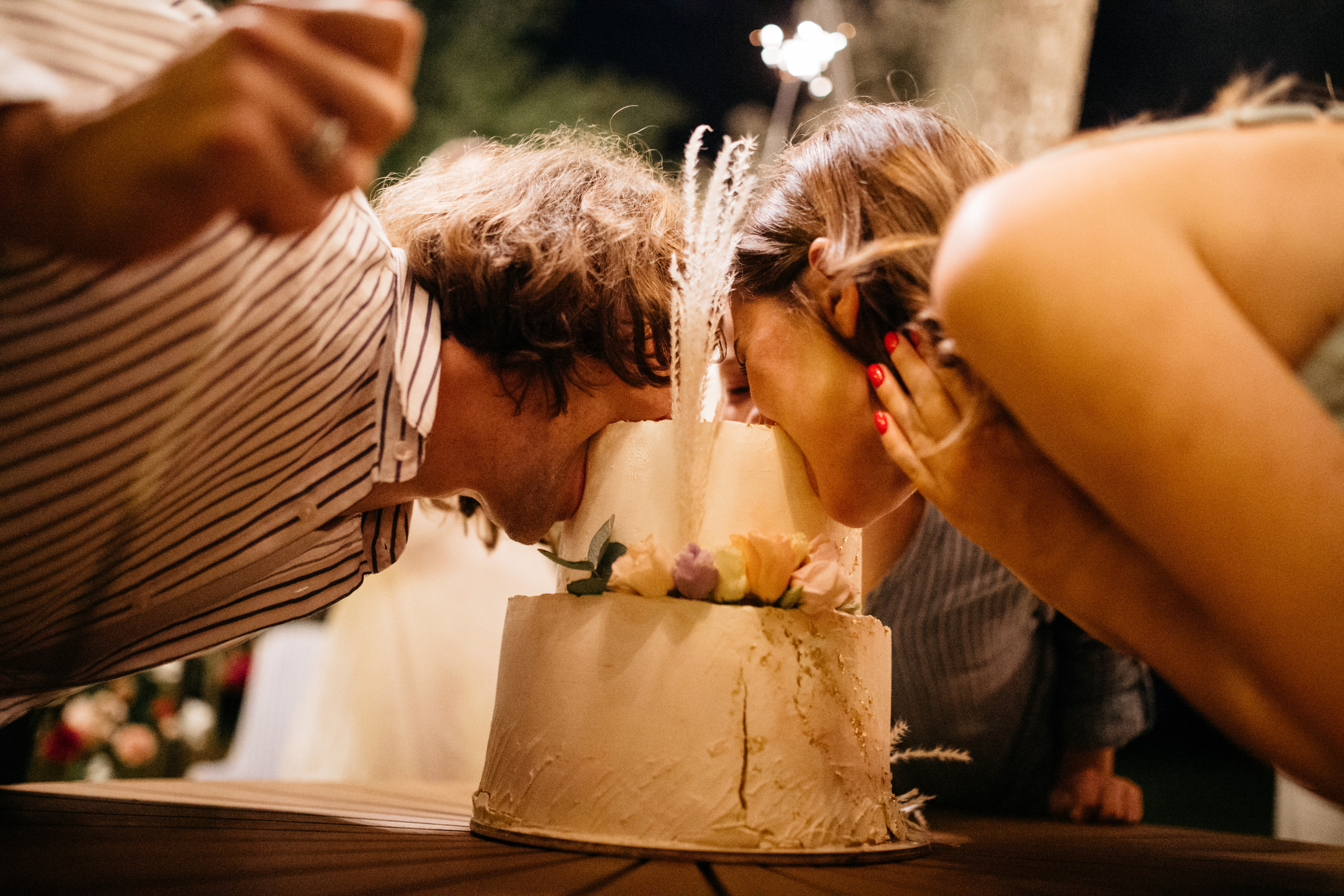 Весільна репортажна фото та відео зйомка