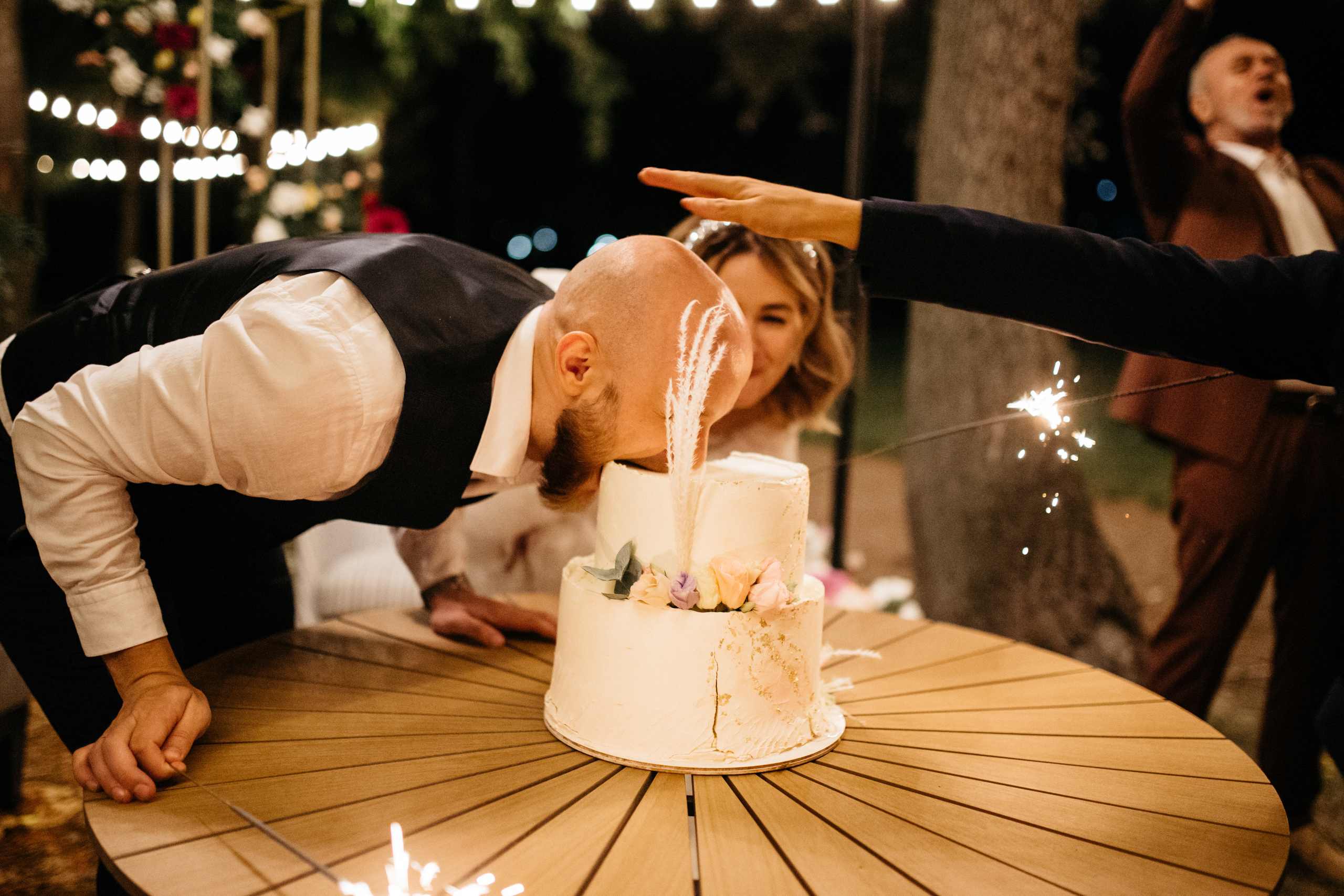 Весільна репортажна фото та відео зйомка