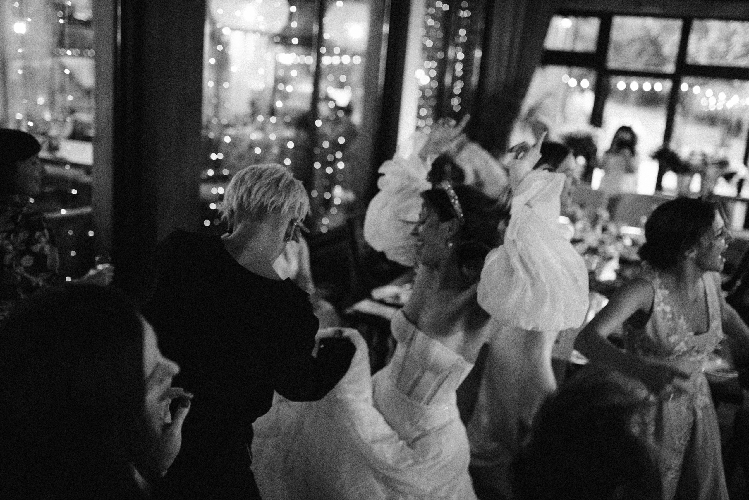 Весільна репортажна фото та відео зйомка