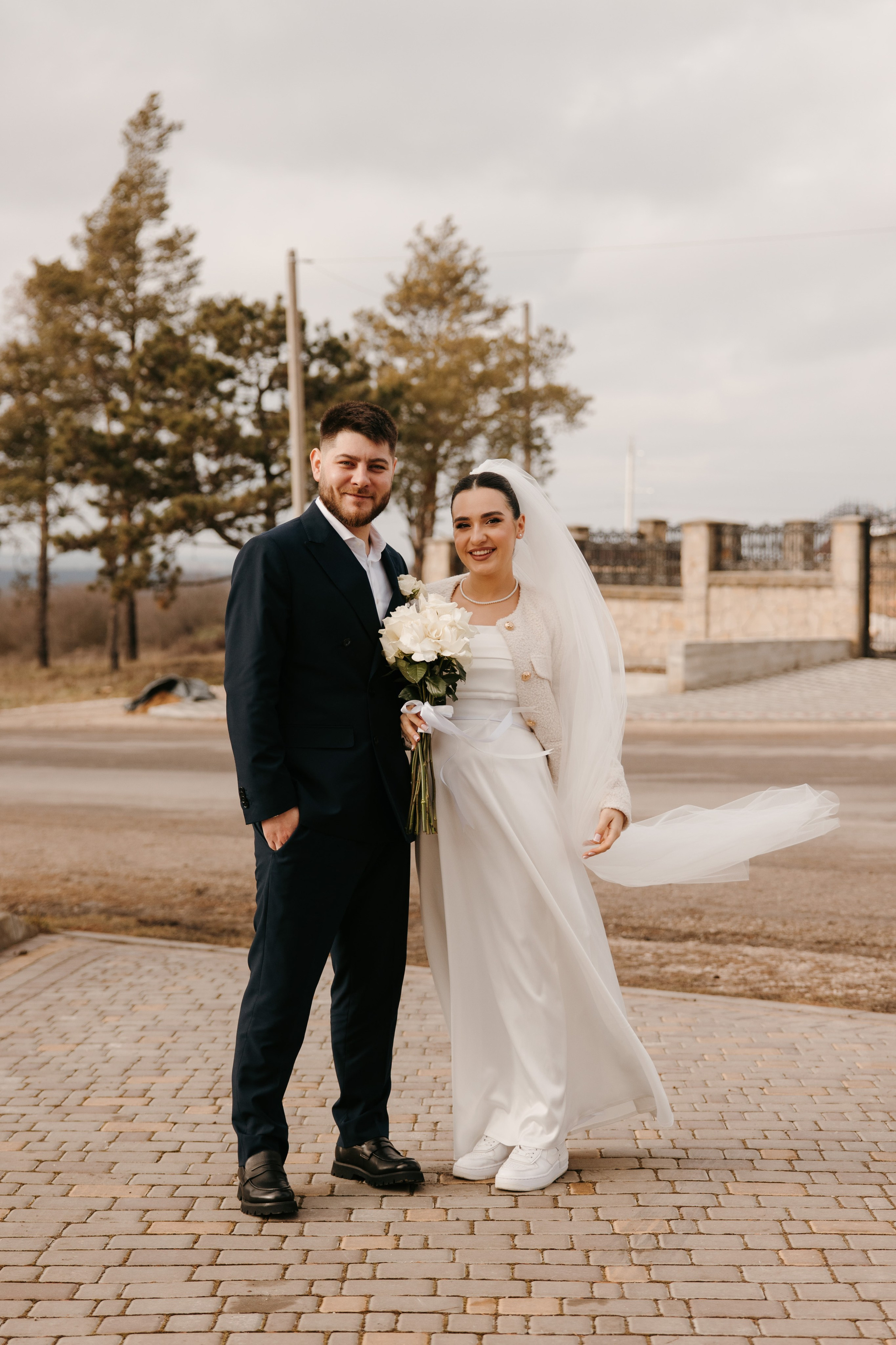 Madalin & Marinela. Main