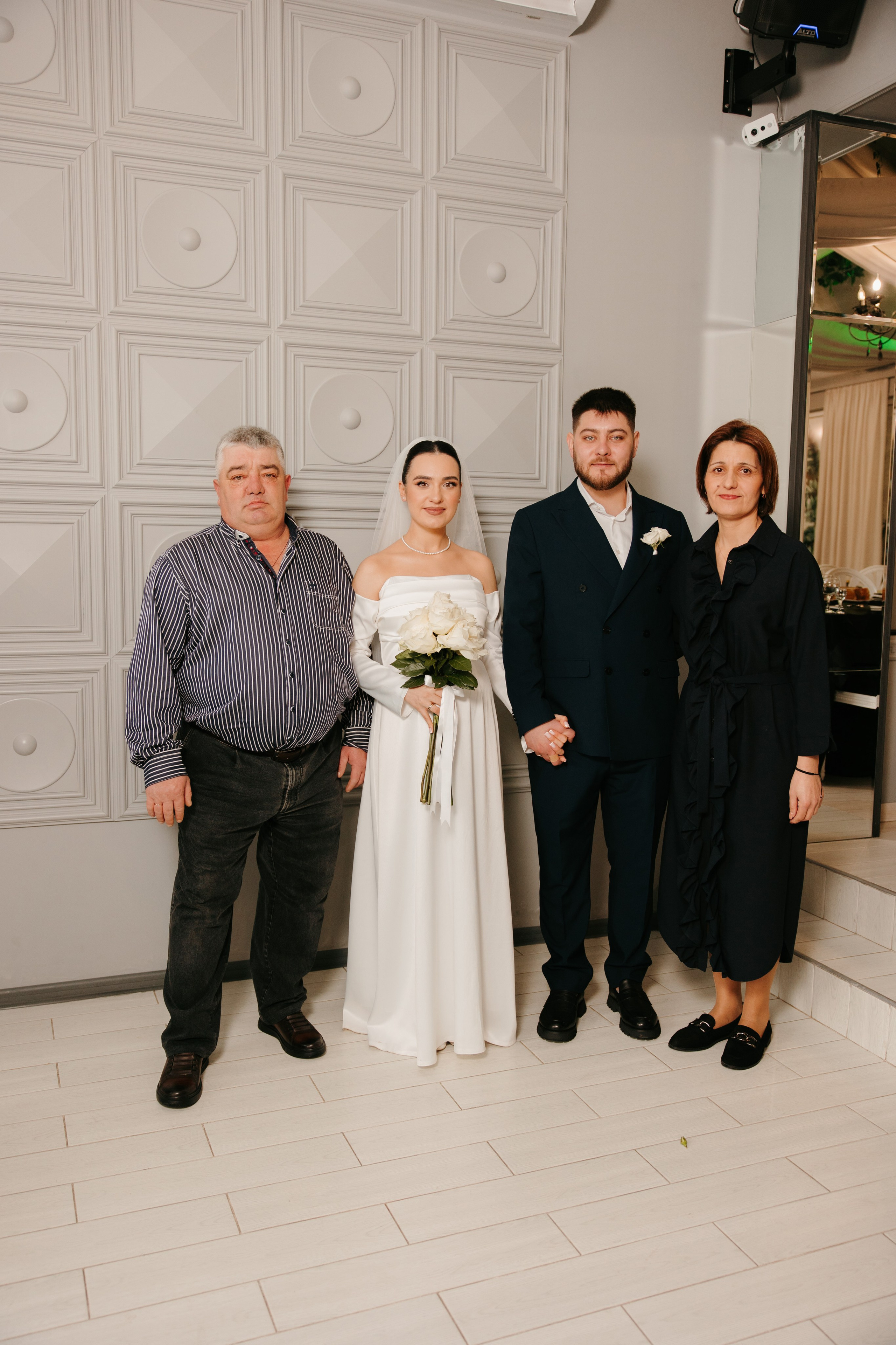 Madalin & Marinela. Main