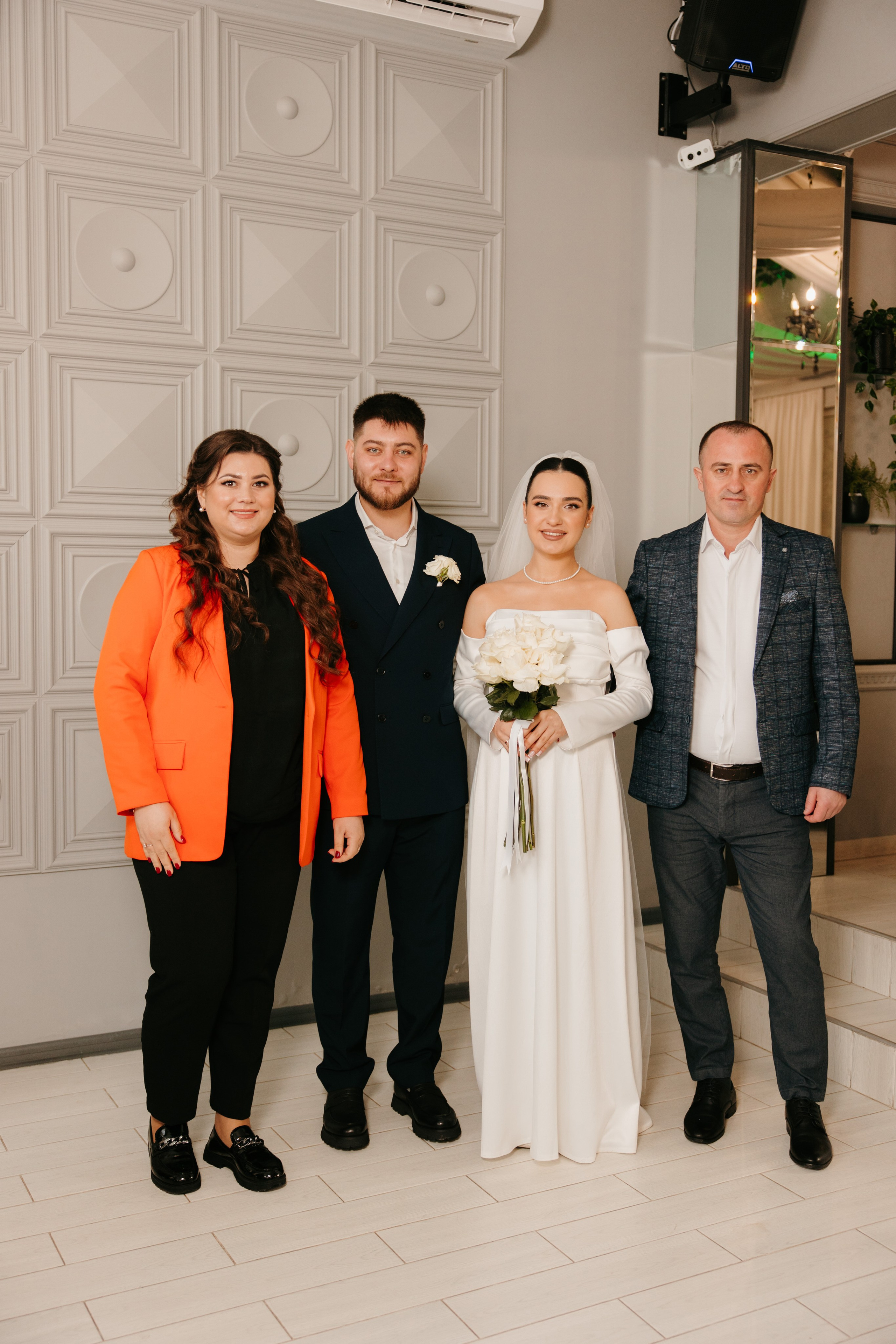 Madalin & Marinela. Main