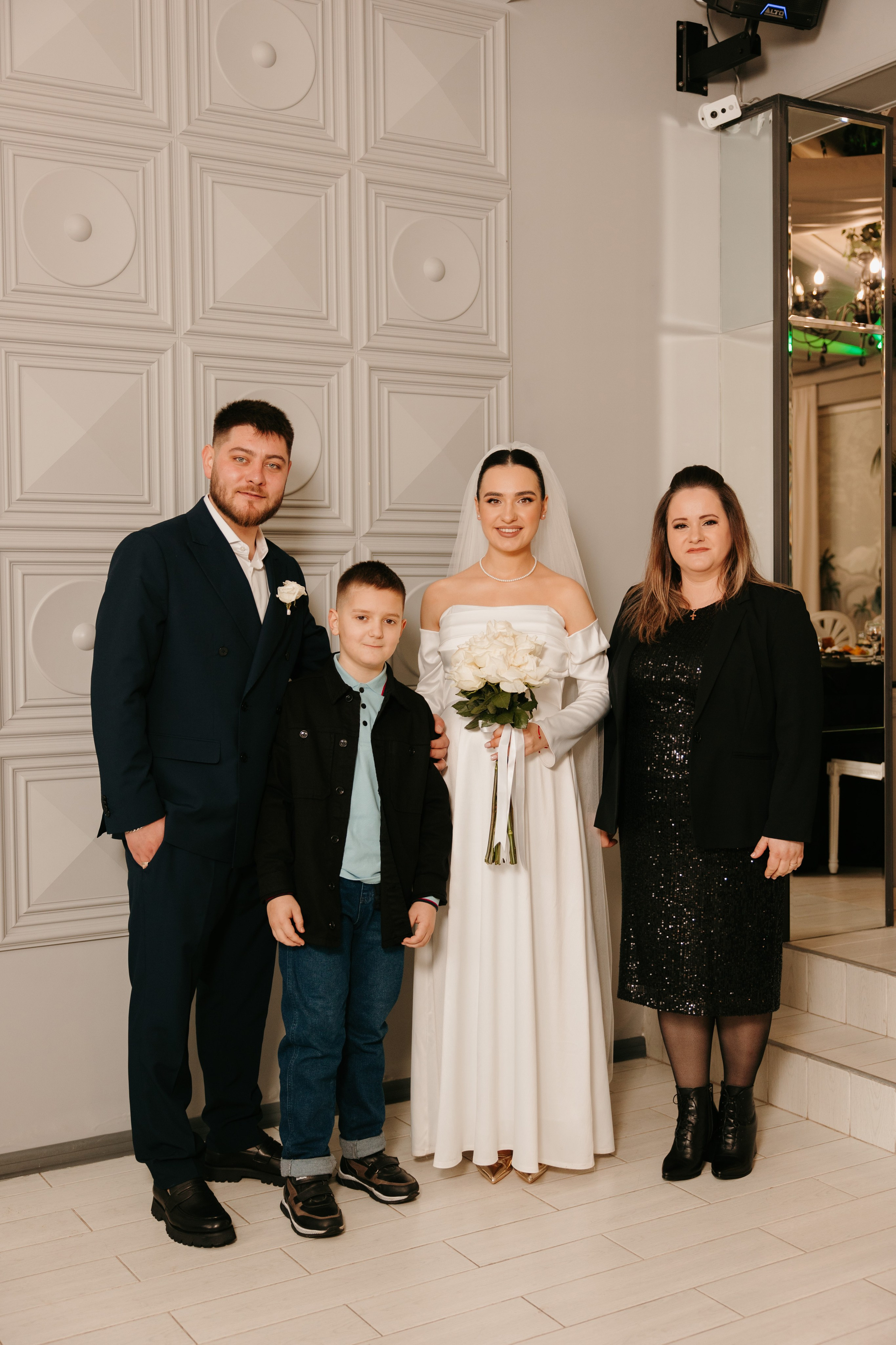 Madalin & Marinela. Main