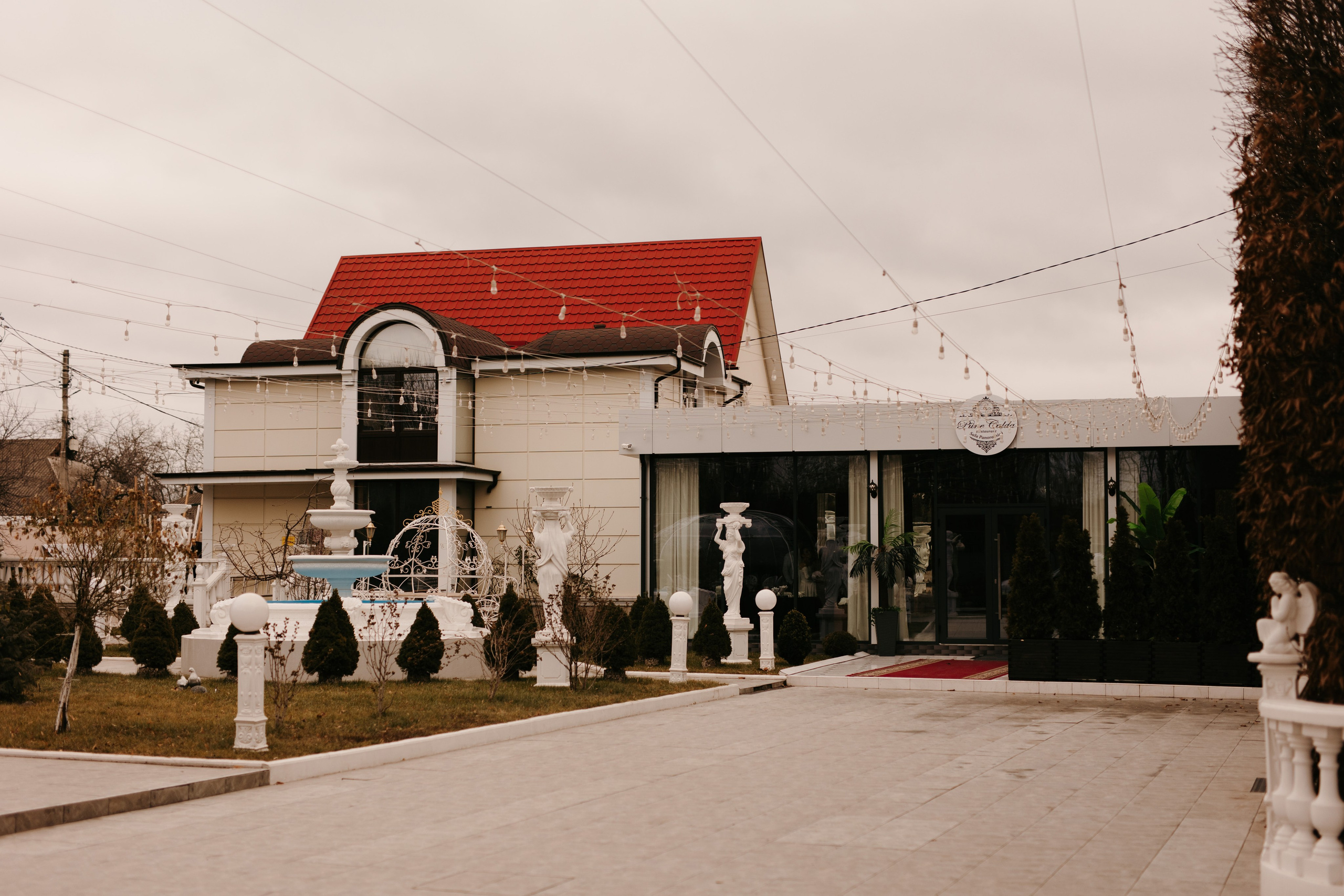 Madalin & Marinela. Main