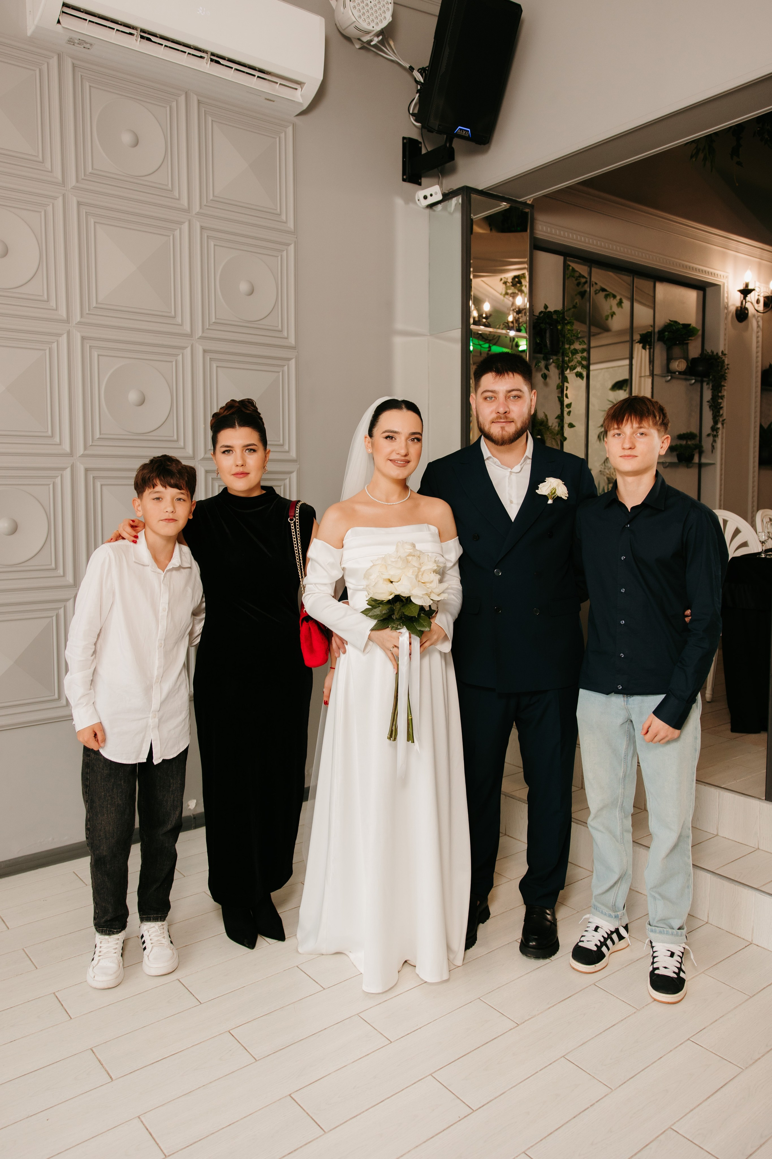 Madalin & Marinela. Main