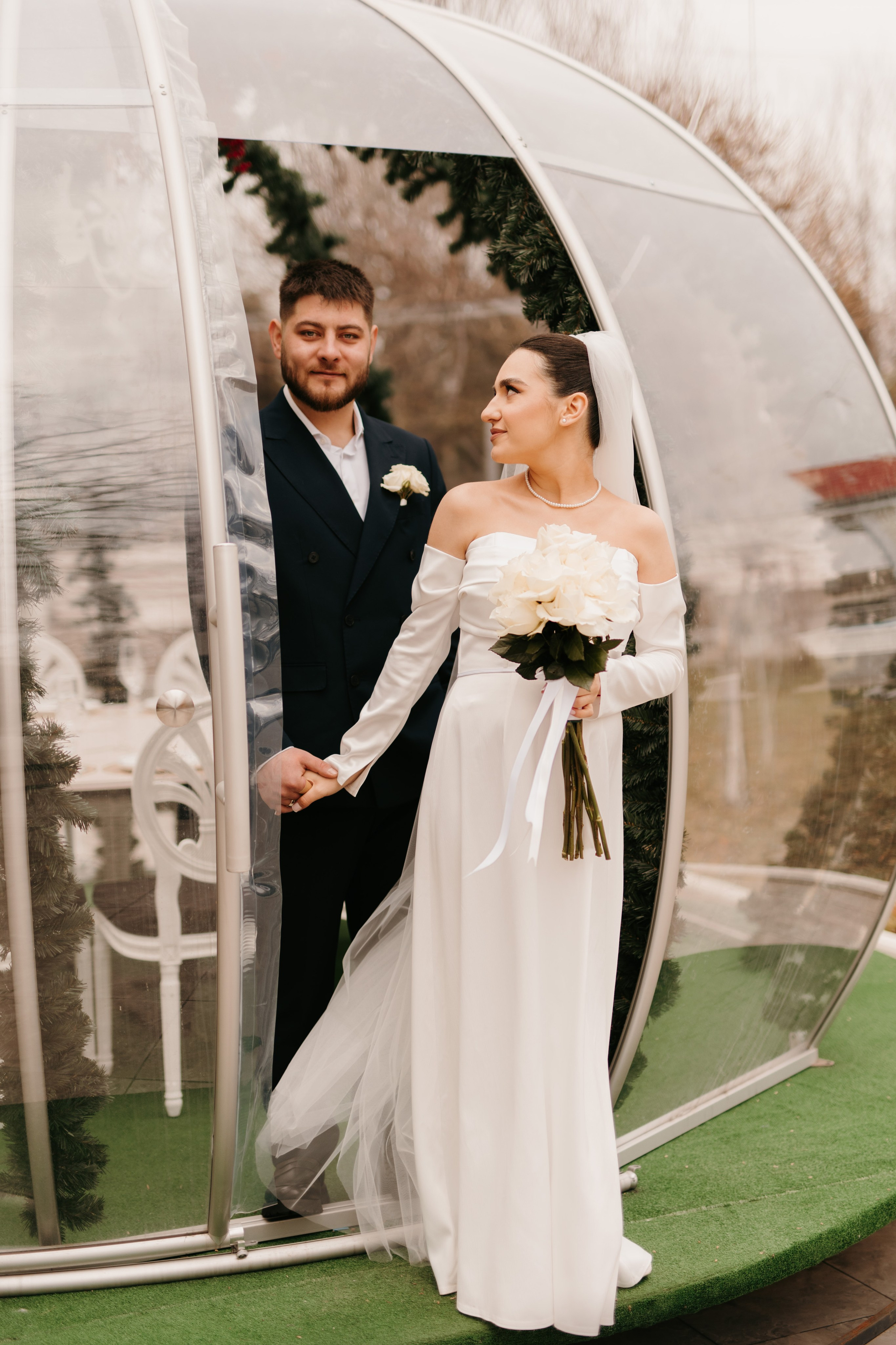 Madalin & Marinela. Main