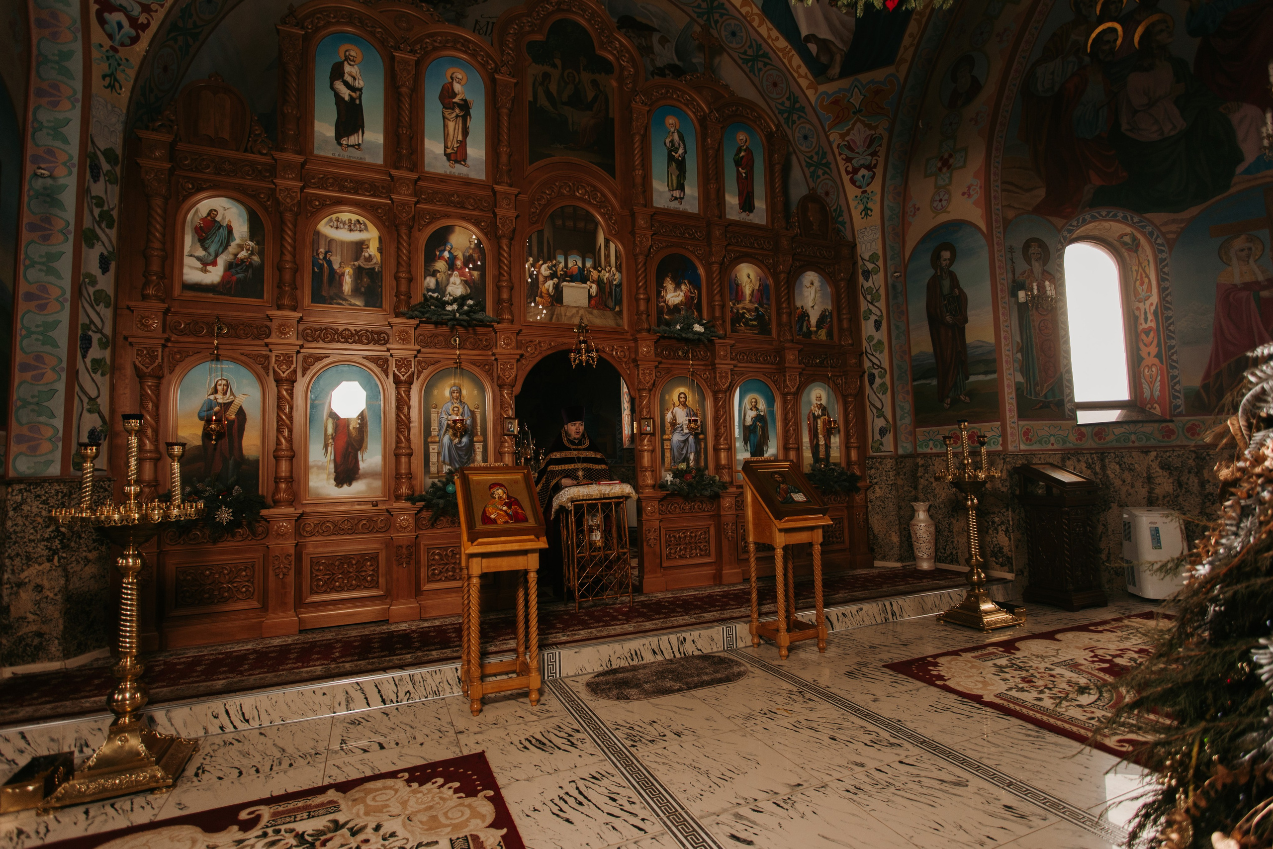 Madalin & Marinela. Main