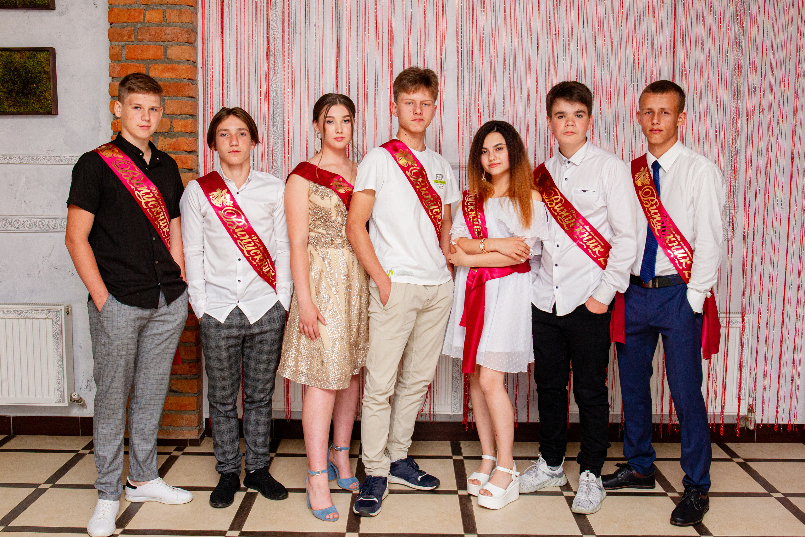 Великодолинское школа номер 1. Семейный фотограф Великодолинское