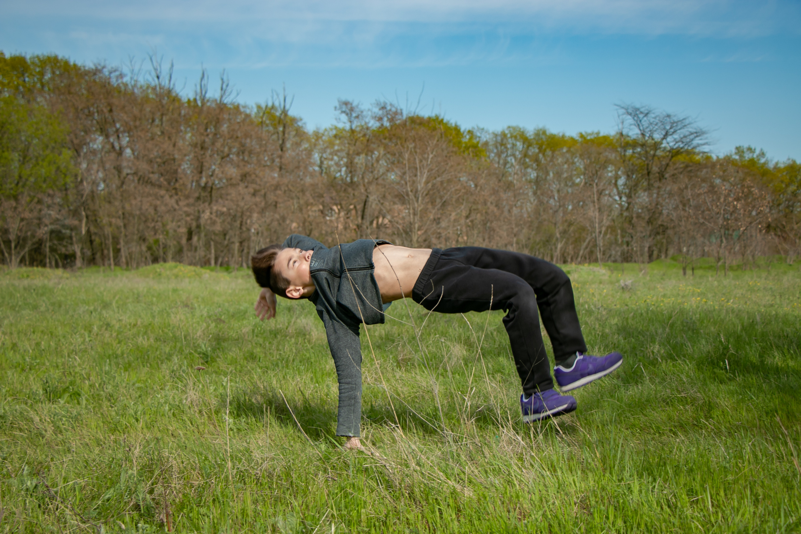 Фотосессия в жанре левитация. Семейный фотограф Великодолинское