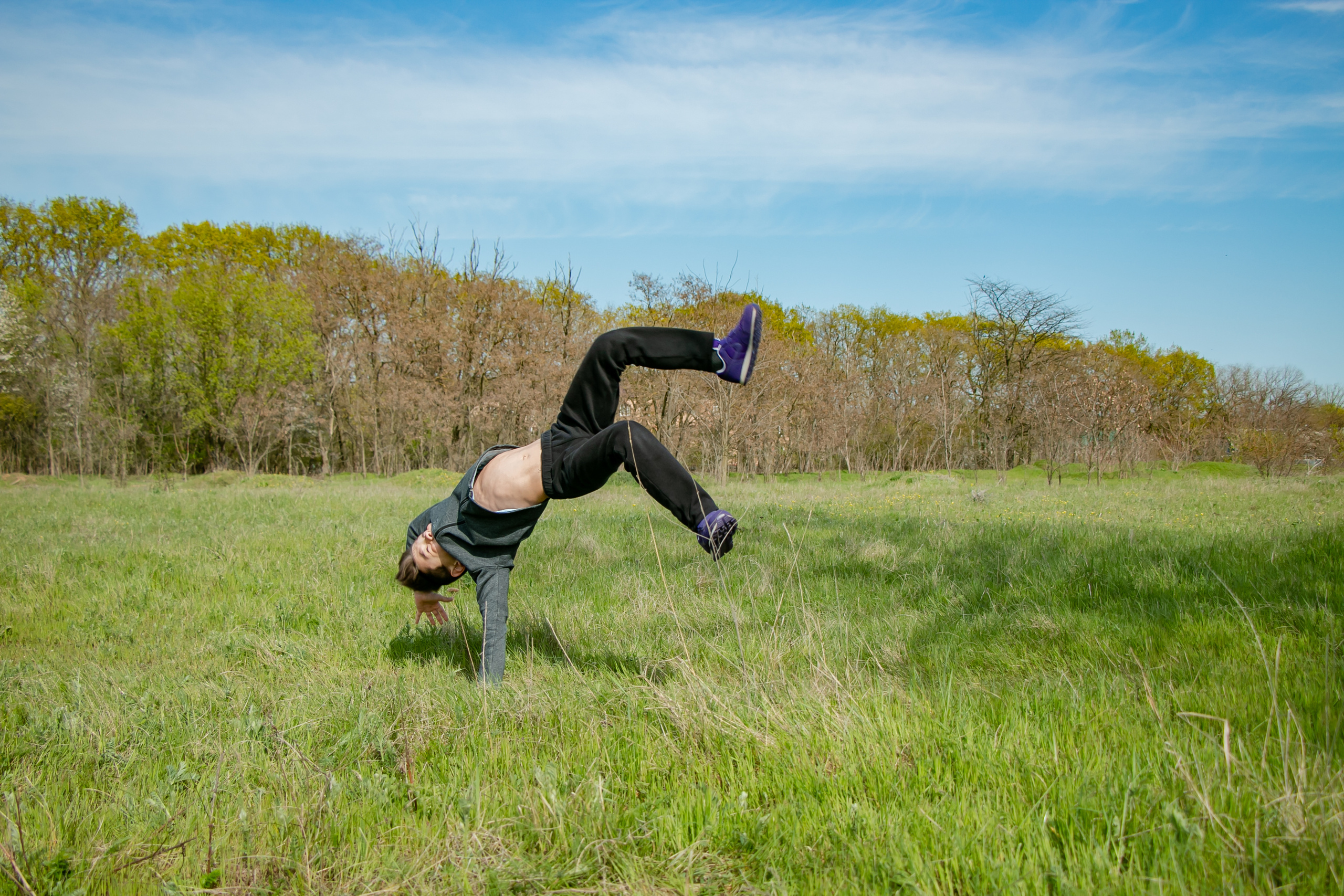 Фотосессия в жанре левитация. Семейный фотограф Великодолинское