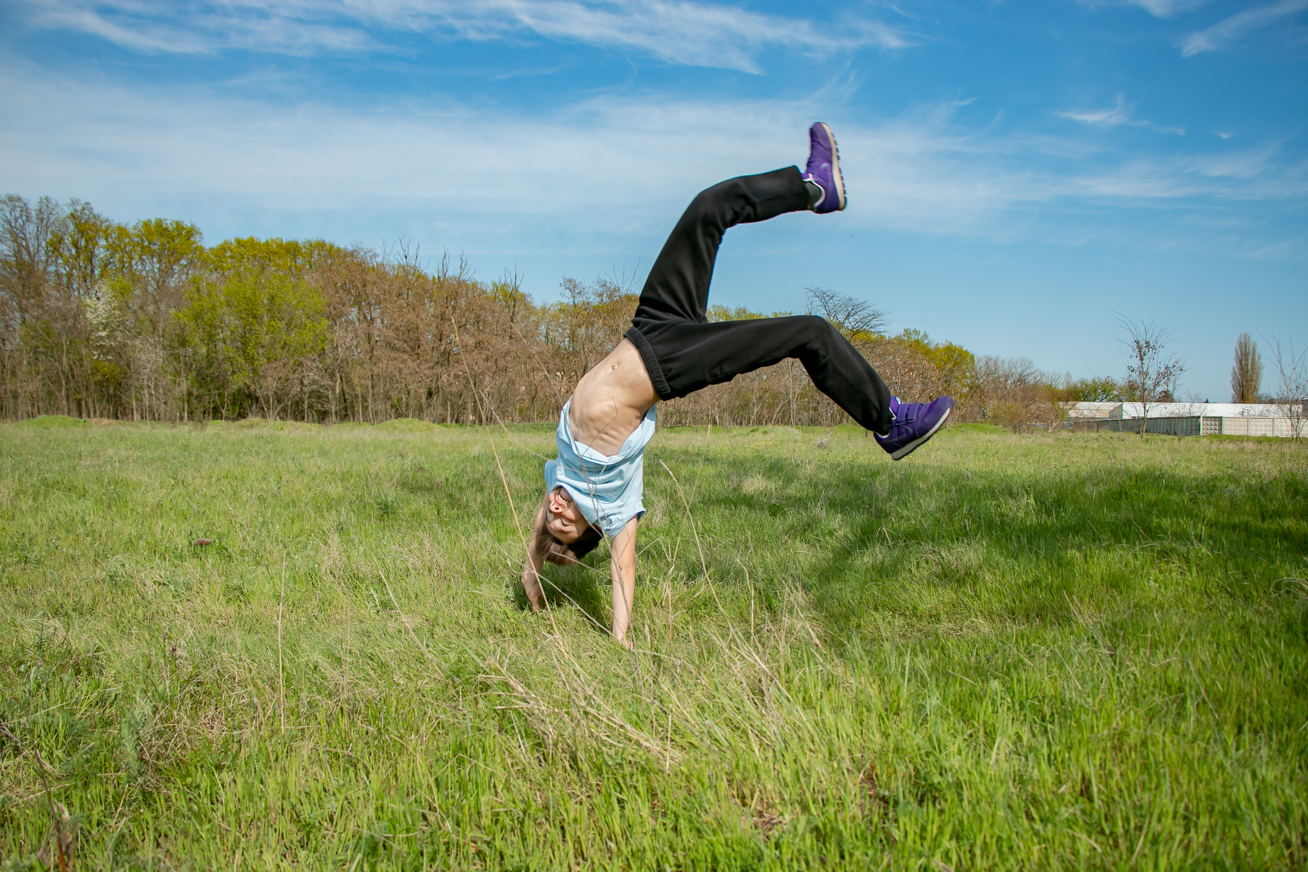 Фотосессия в жанре левитация. Семейный фотограф Великодолинское