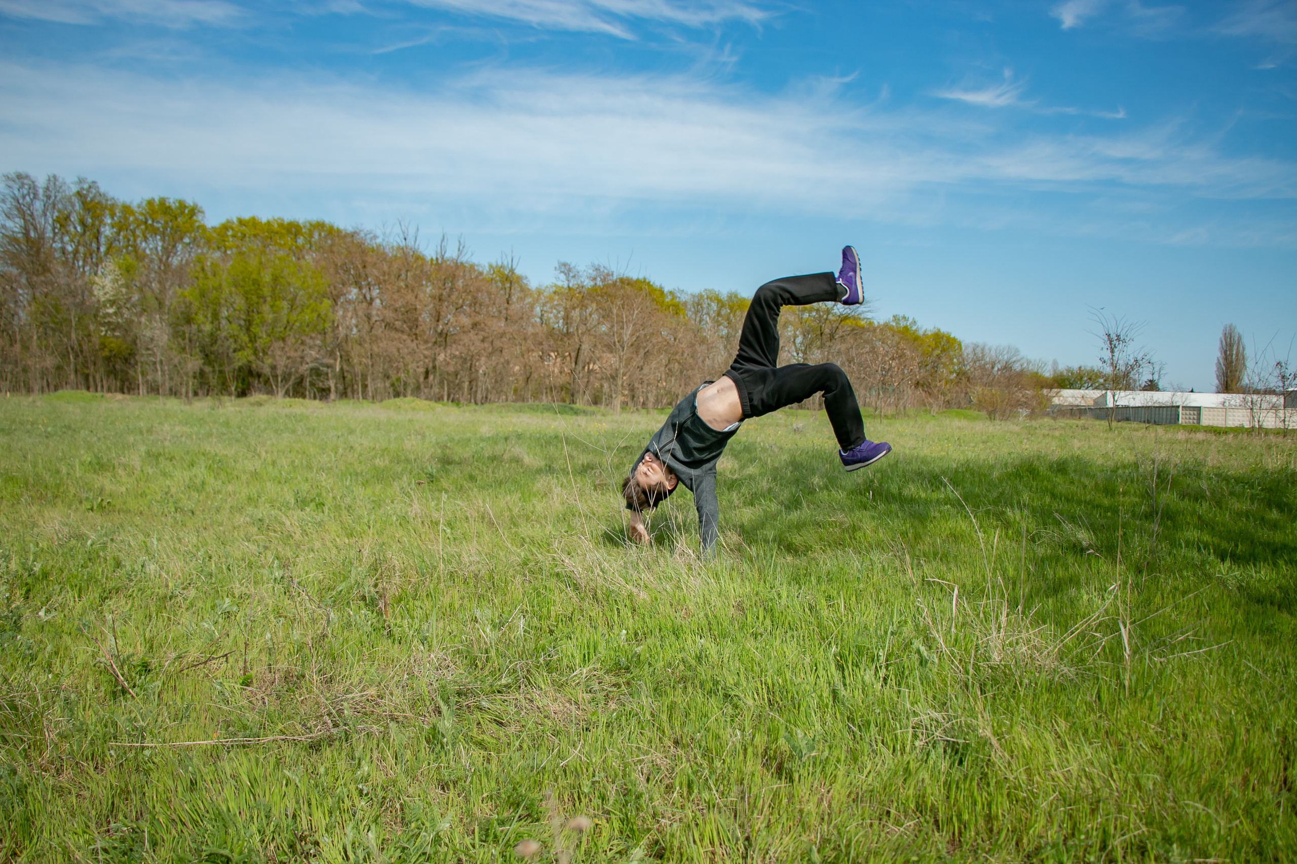 Фотосессия в жанре левитация. Семейный фотограф Великодолинское