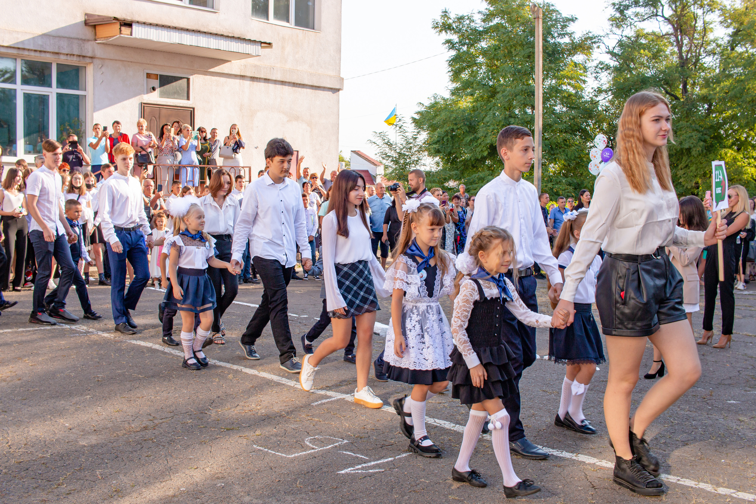 Великодолинское школа номер 1. Семейный фотограф Великодолинское