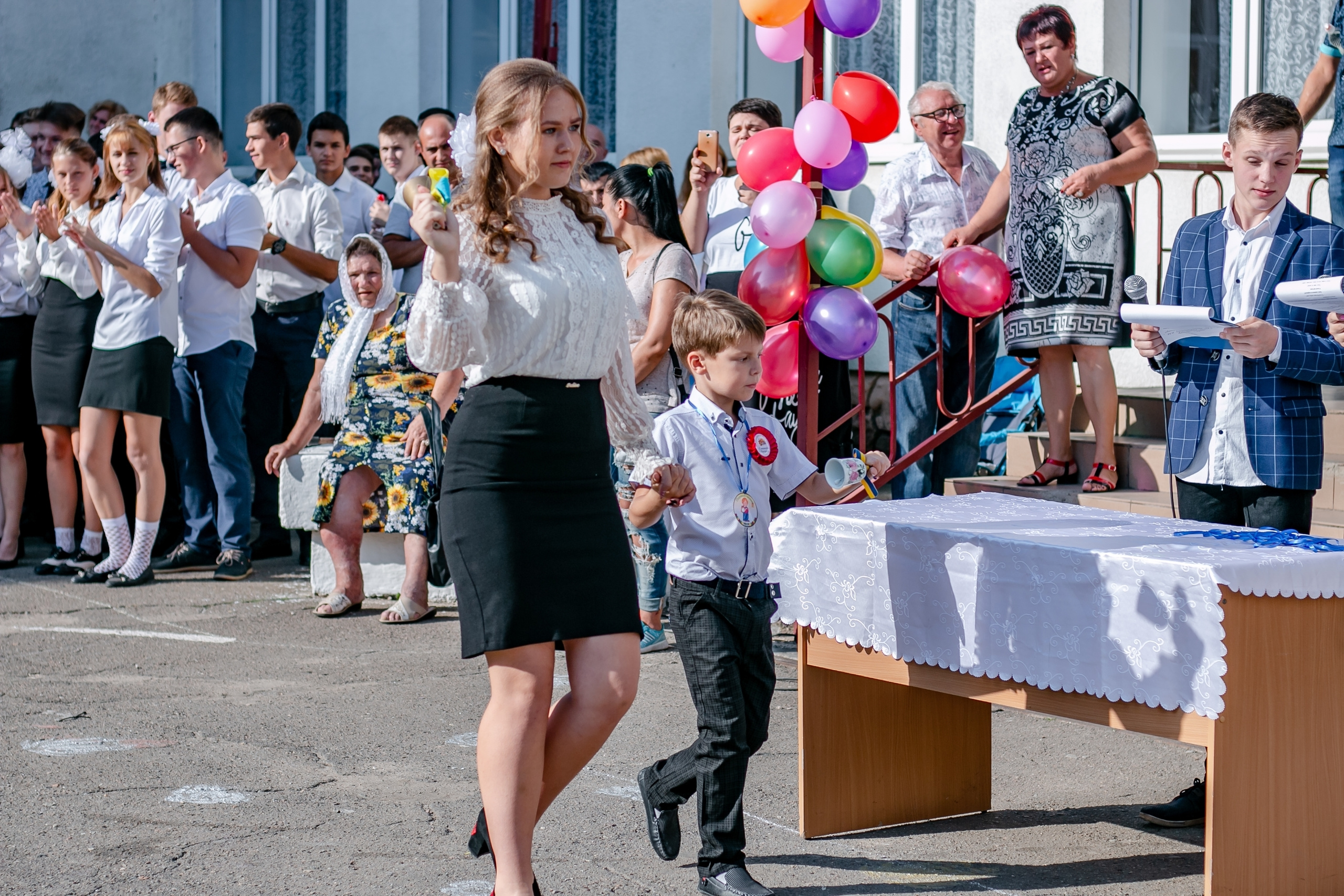 Великодолинское школа номер 1. Семейный фотограф Великодолинское