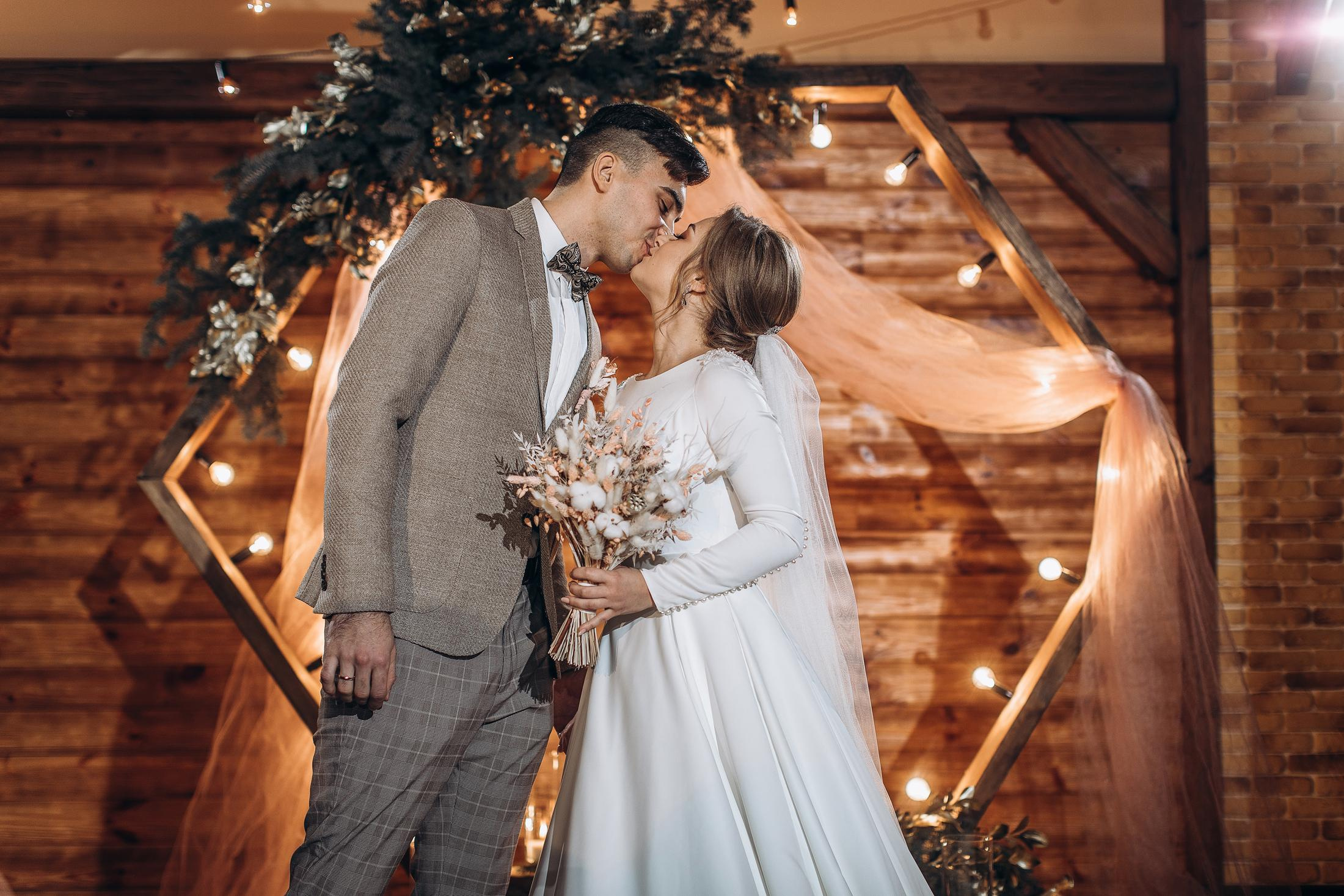 Анонс 2.02.2020. Свадебный фотограф в Риге Руслан Федюшин