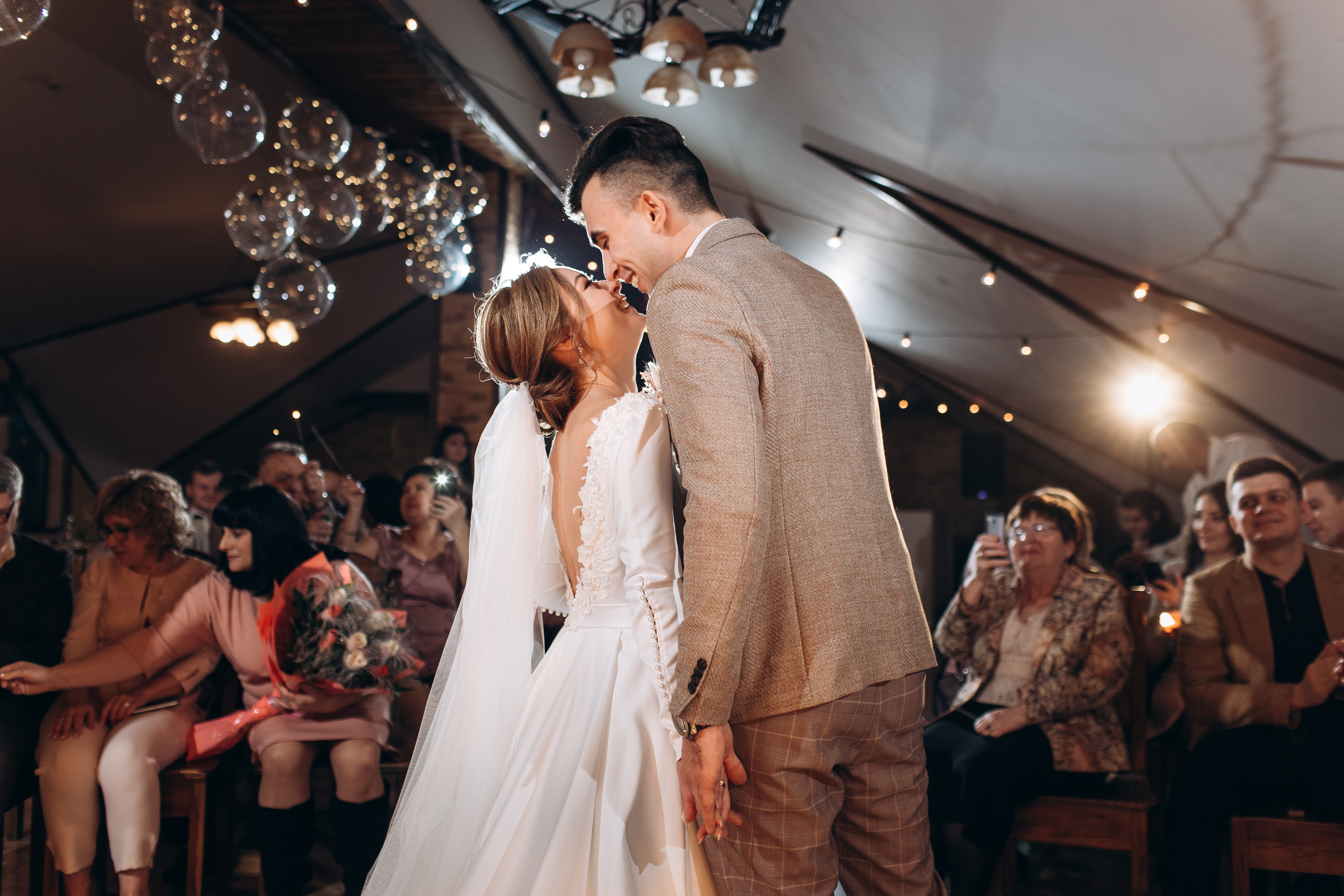 Анонс 2.02.2020. Свадебный фотограф в Риге Руслан Федюшин