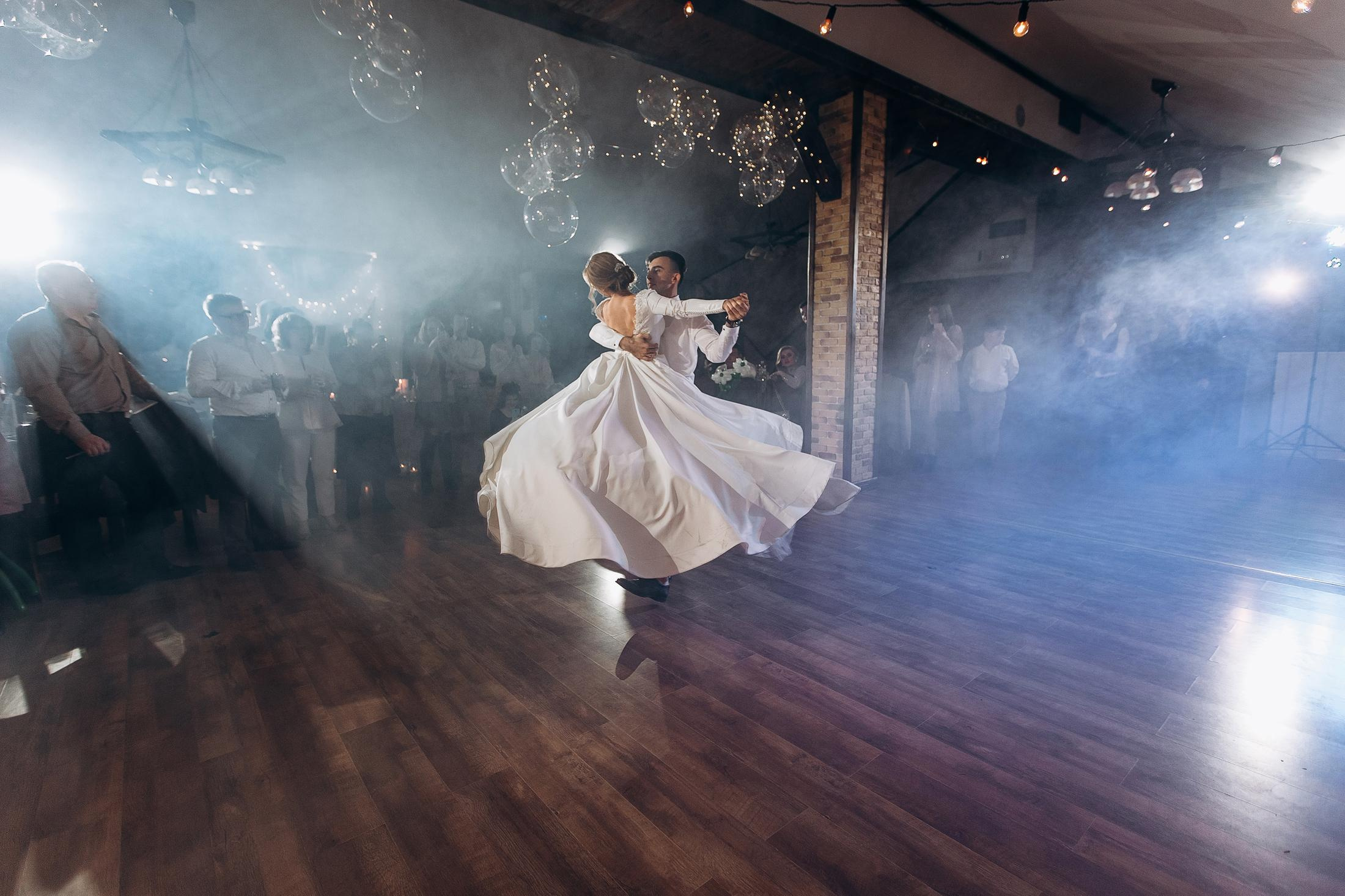 Анонс 2.02.2020. Свадебный фотограф в Риге Руслан Федюшин