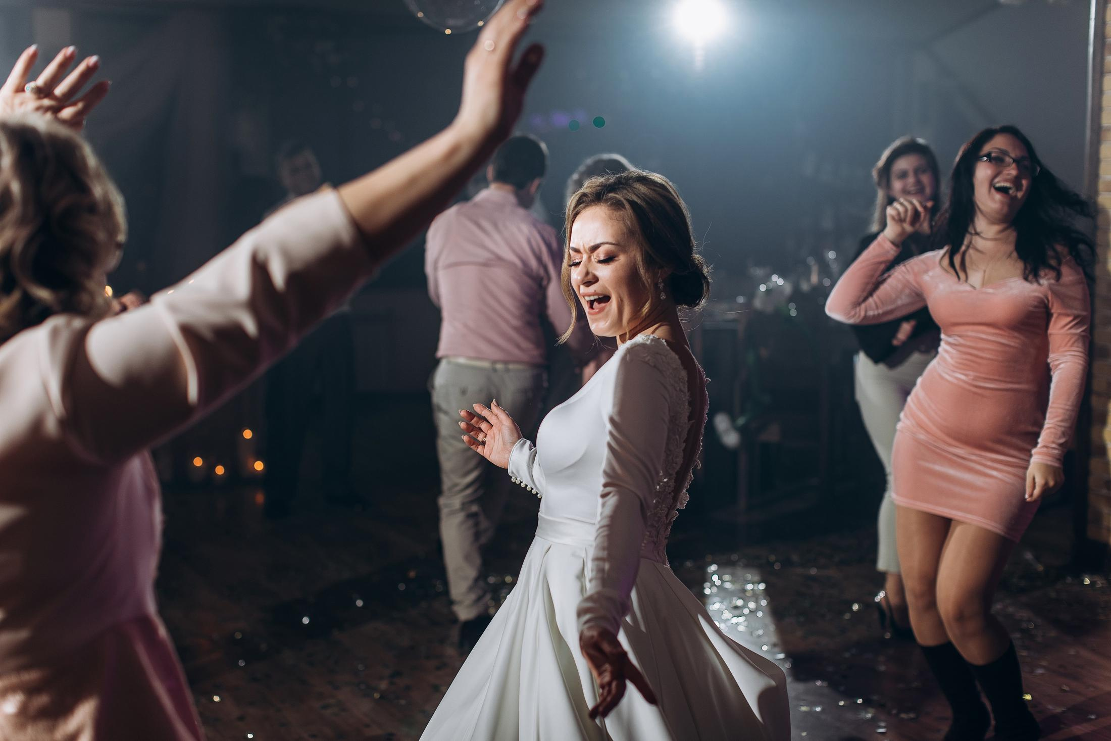 Анонс 2.02.2020. Свадебный фотограф в Риге Руслан Федюшин