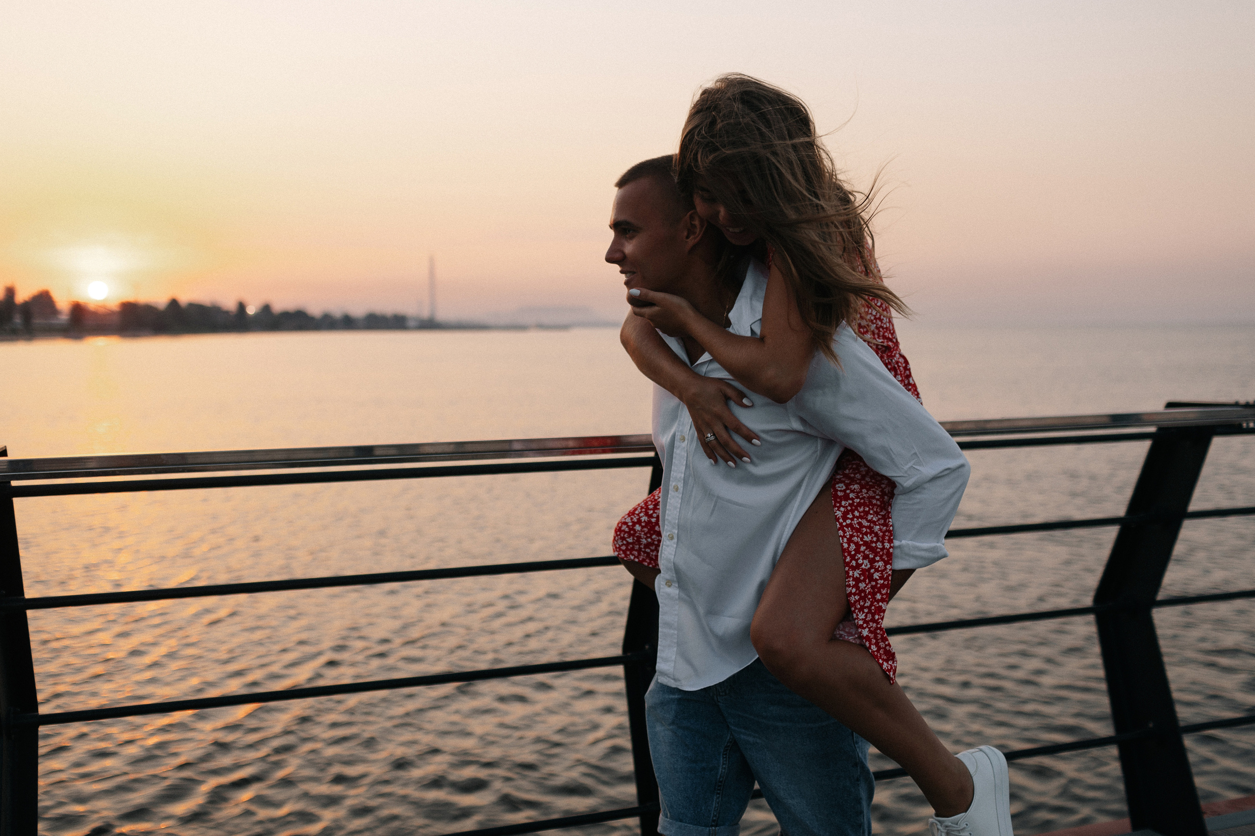 Рассвет на море. Свадебный фотограф в Риге Руслан Федюшин