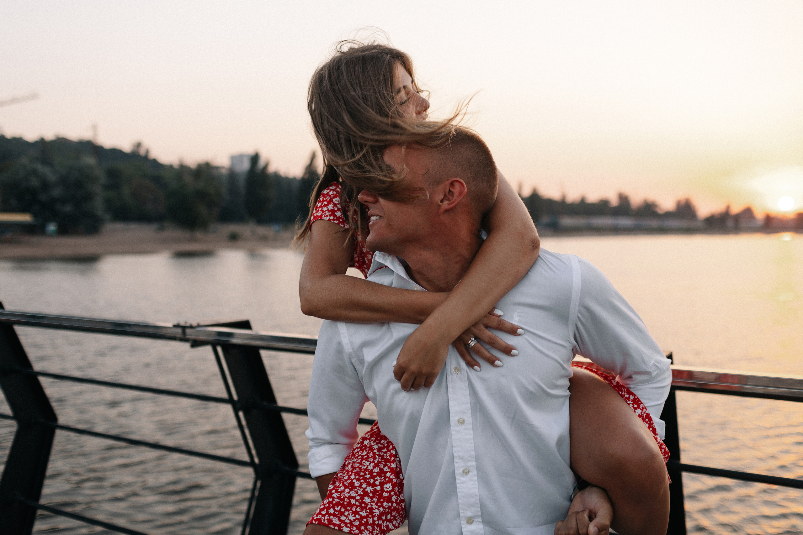 Рассвет на море. Свадебный фотограф в Риге Руслан Федюшин