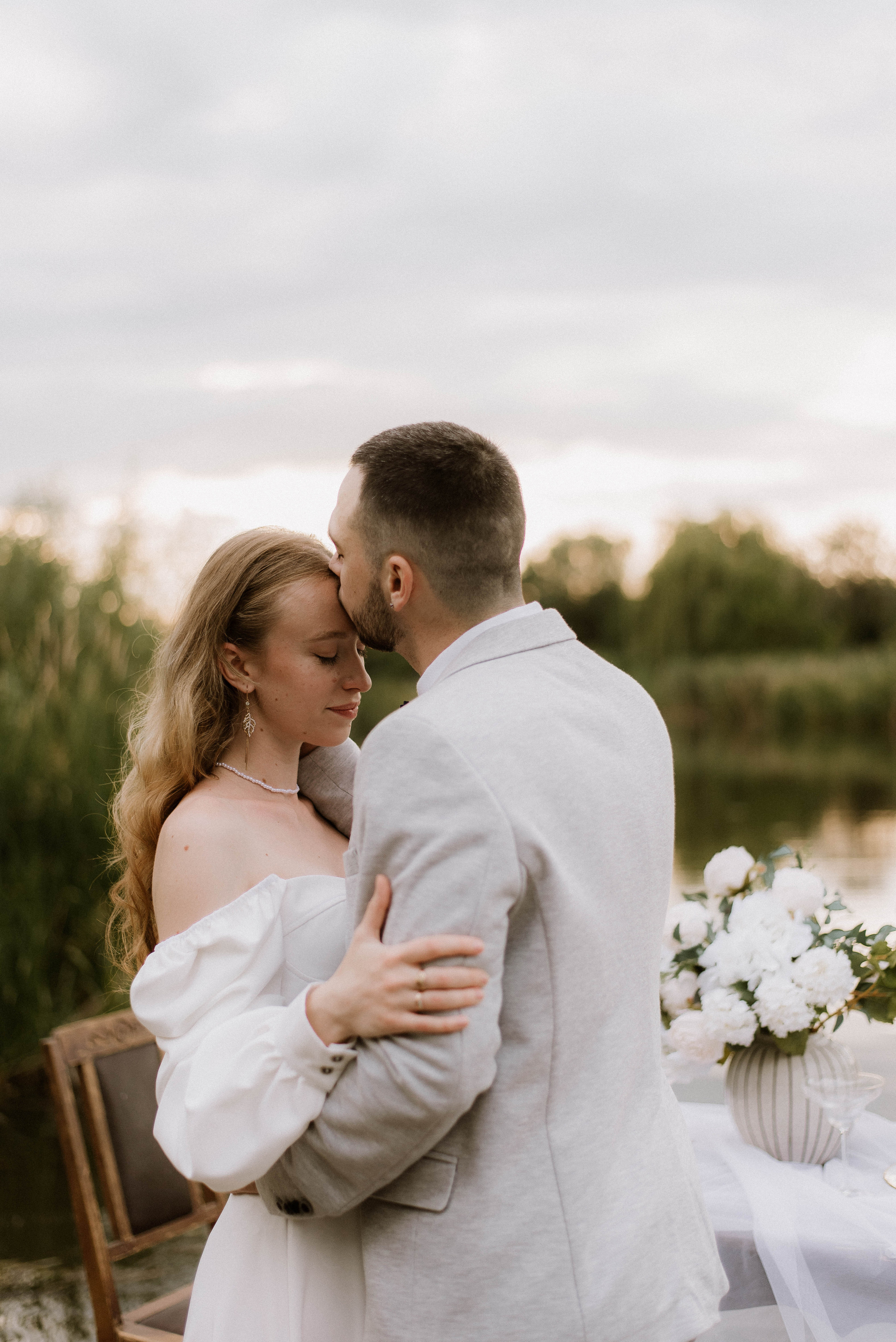 Весільна фотосесія на човні, Київ, Україна, весільний фотограф. Весільний та фотограф Київ Україна Олександра, свадебный Киев Украина