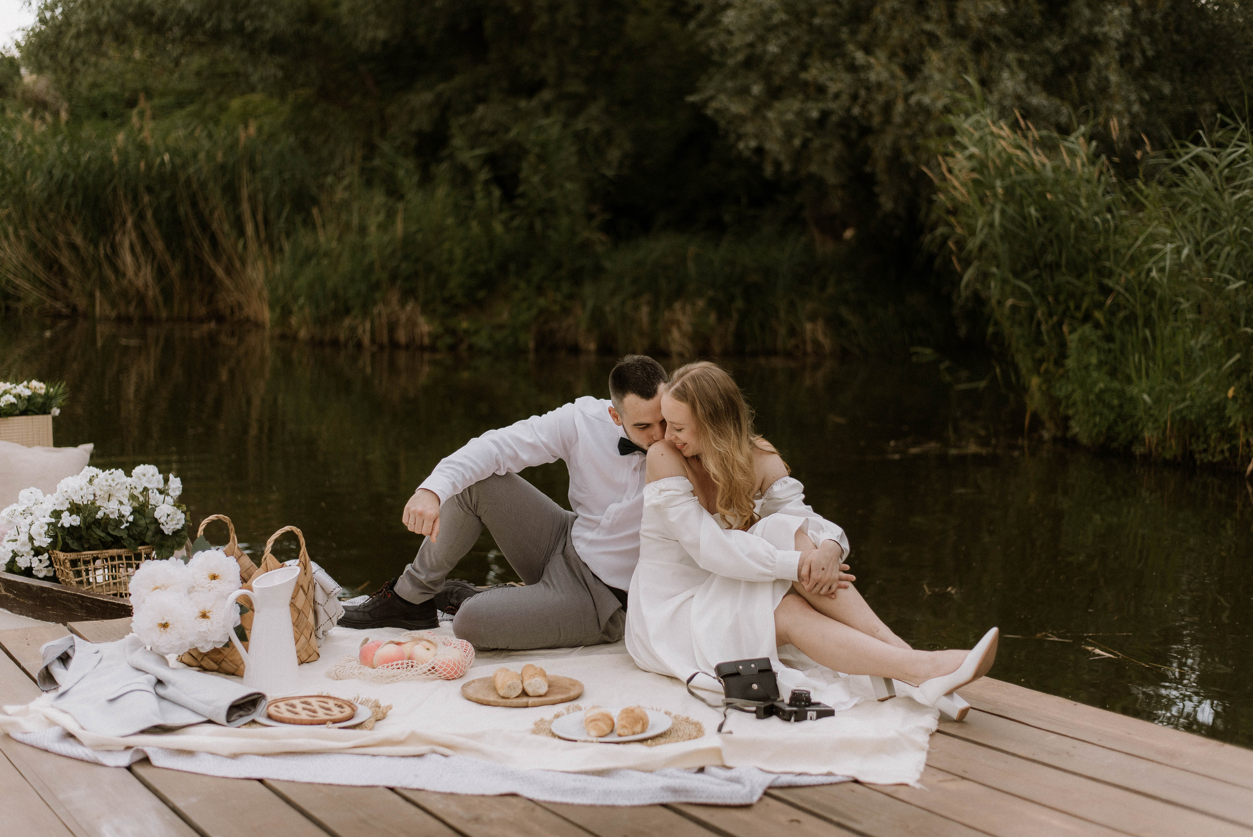 Весільна фотосесія на човні, Київ, Україна, весільний фотограф. Весільний та фотограф Київ Україна Олександра, свадебный Киев Украина