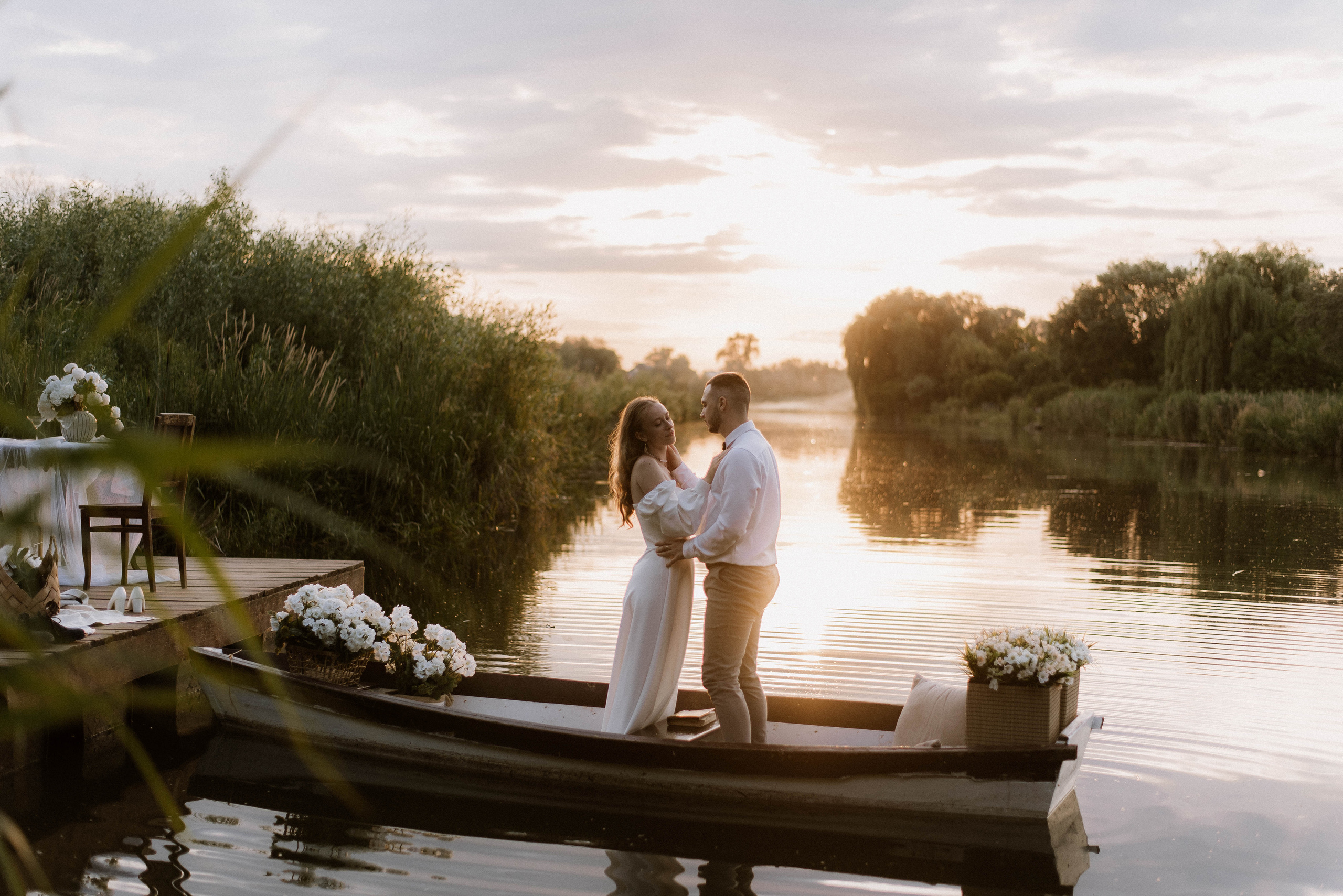 Весільна фотосесія на човні, Київ, Україна, весільний фотограф. Весільний та фотограф Київ Україна Олександра, свадебный Киев Украина
