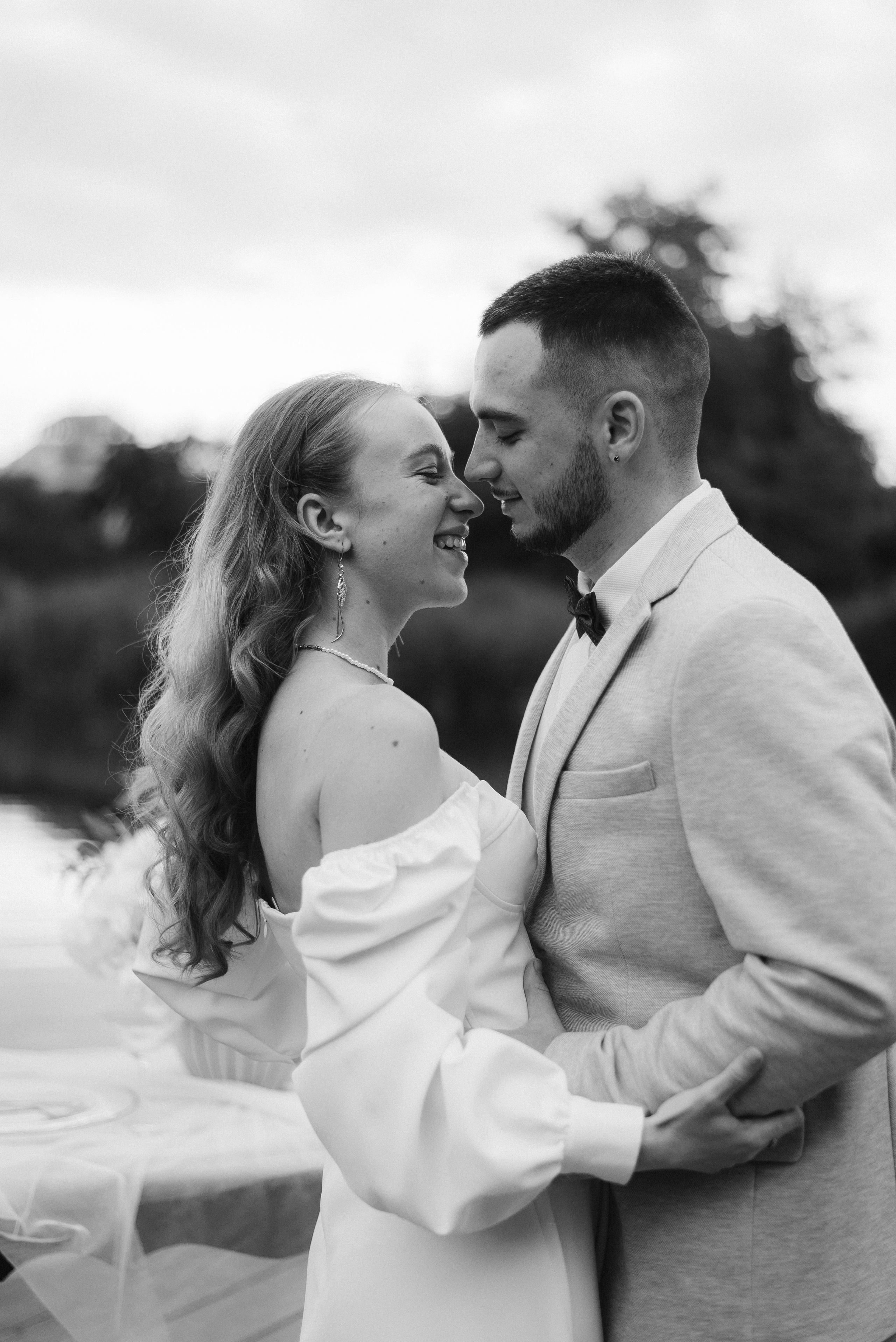 Весільна фотосесія на човні, Київ, Україна, весільний фотограф. Весільний та фотограф Київ Україна Олександра, свадебный Киев Украина