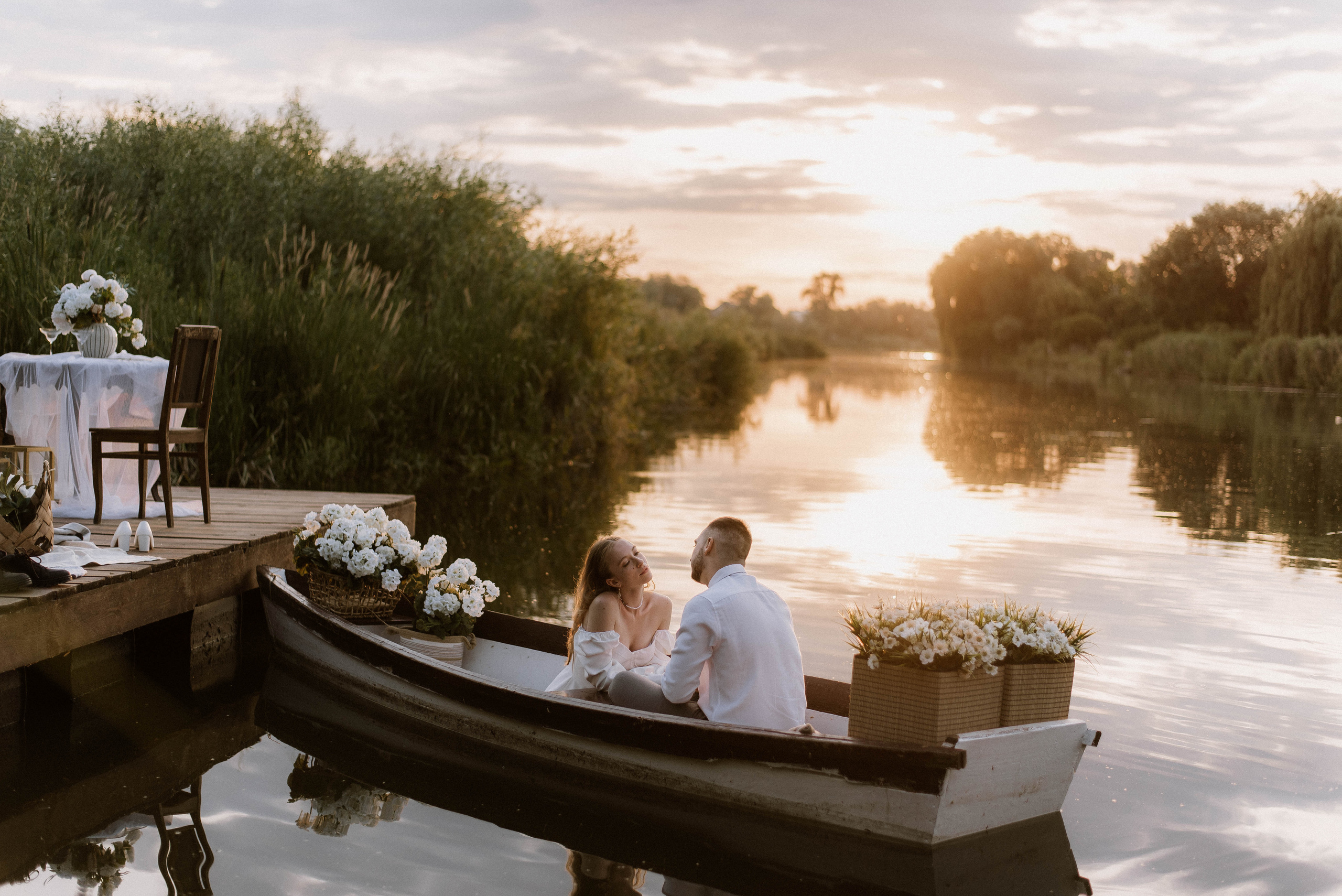Весільна фотосесія на човні, Київ, Україна, весільний фотограф. Весільний та фотограф Київ Україна Олександра, свадебный Киев Украина