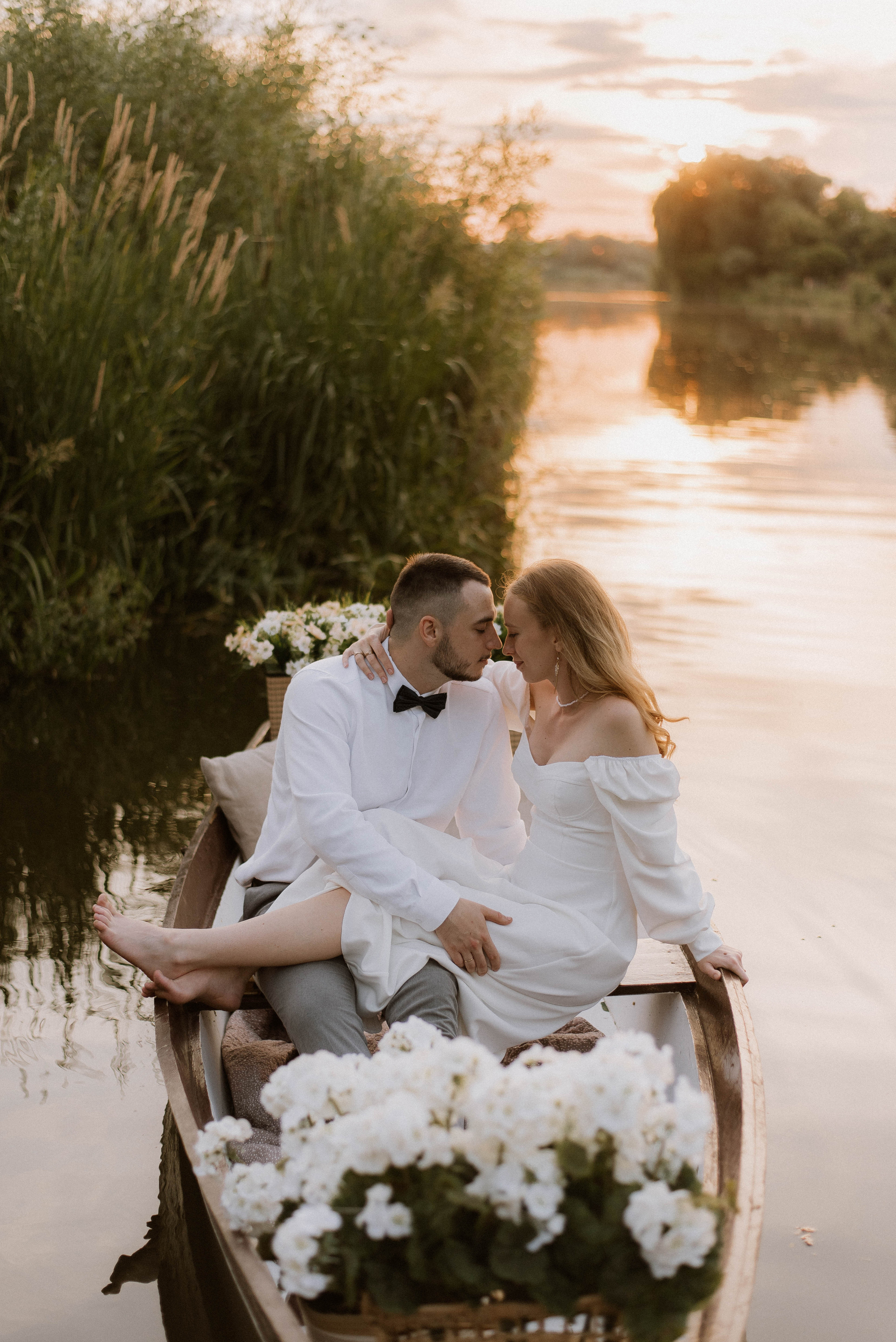 Весільна фотосесія на човні, Київ, Україна, весільний фотограф. Весільний та фотограф Київ Україна Олександра, свадебный Киев Украина