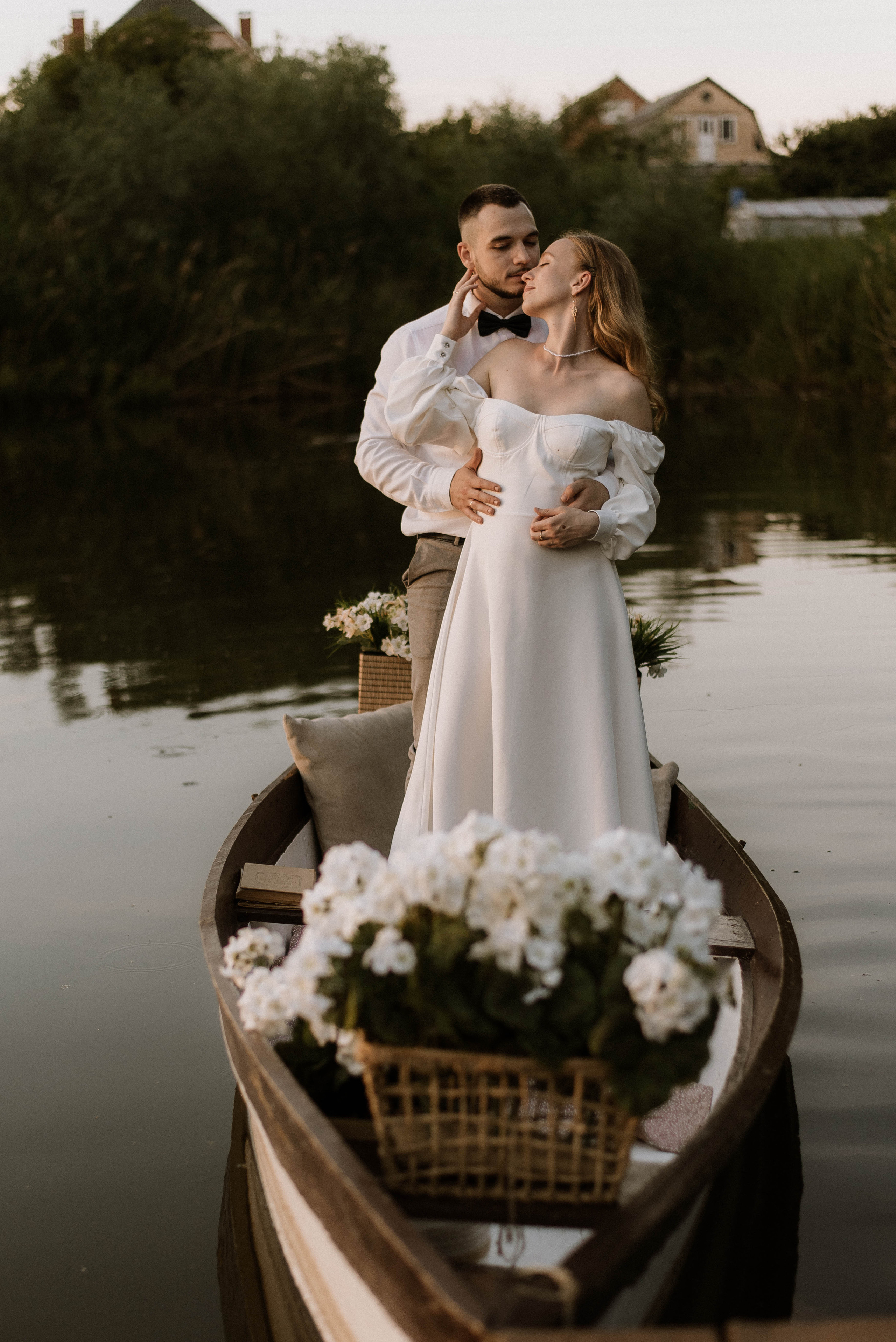 Весільна фотосесія на човні, Київ, Україна, весільний фотограф. Весільний та фотограф Київ Україна Олександра, свадебный Киев Украина