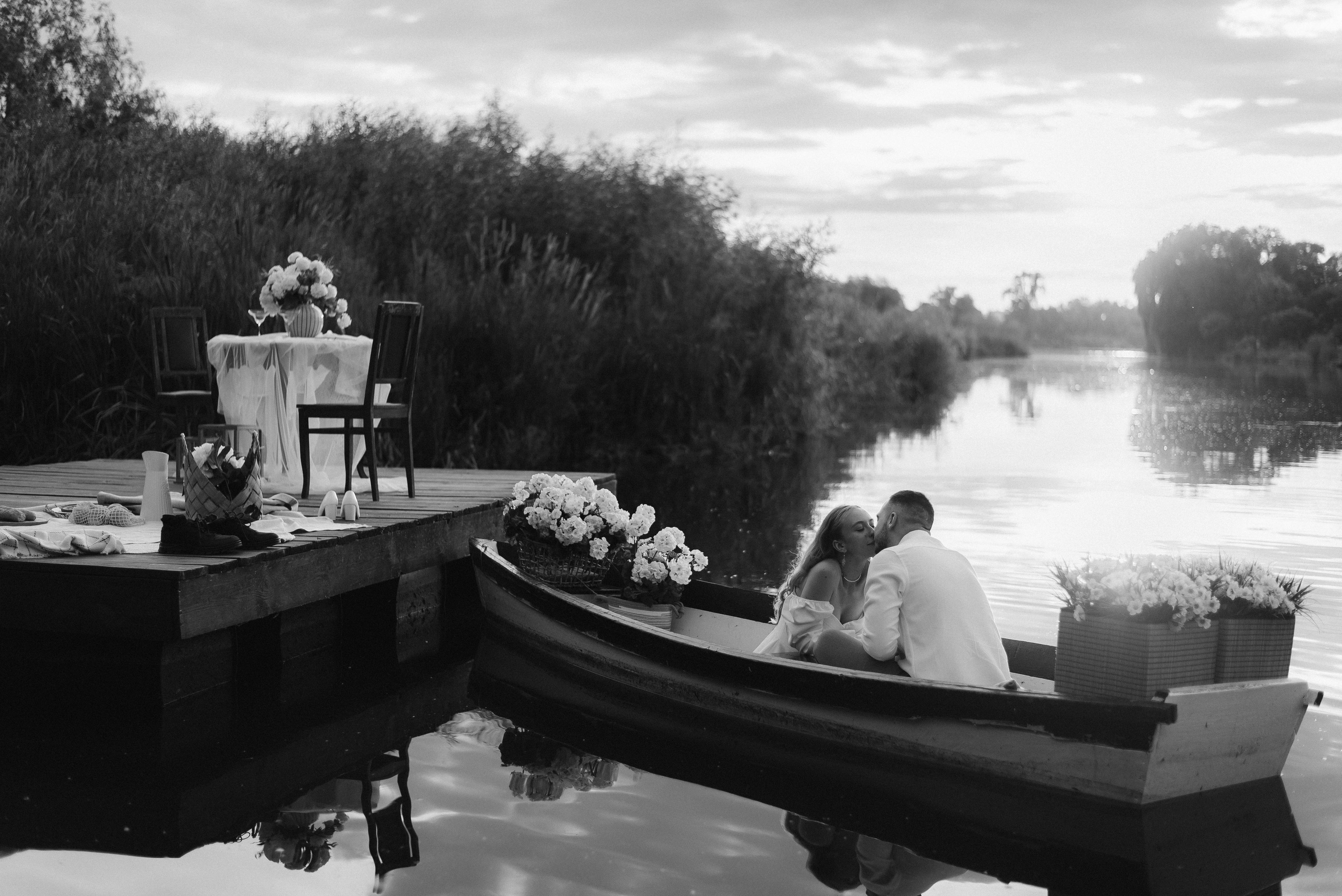 Весільна фотосесія на човні, Київ, Україна, весільний фотограф. Весільний та фотограф Київ Україна Олександра, свадебный Киев Украина