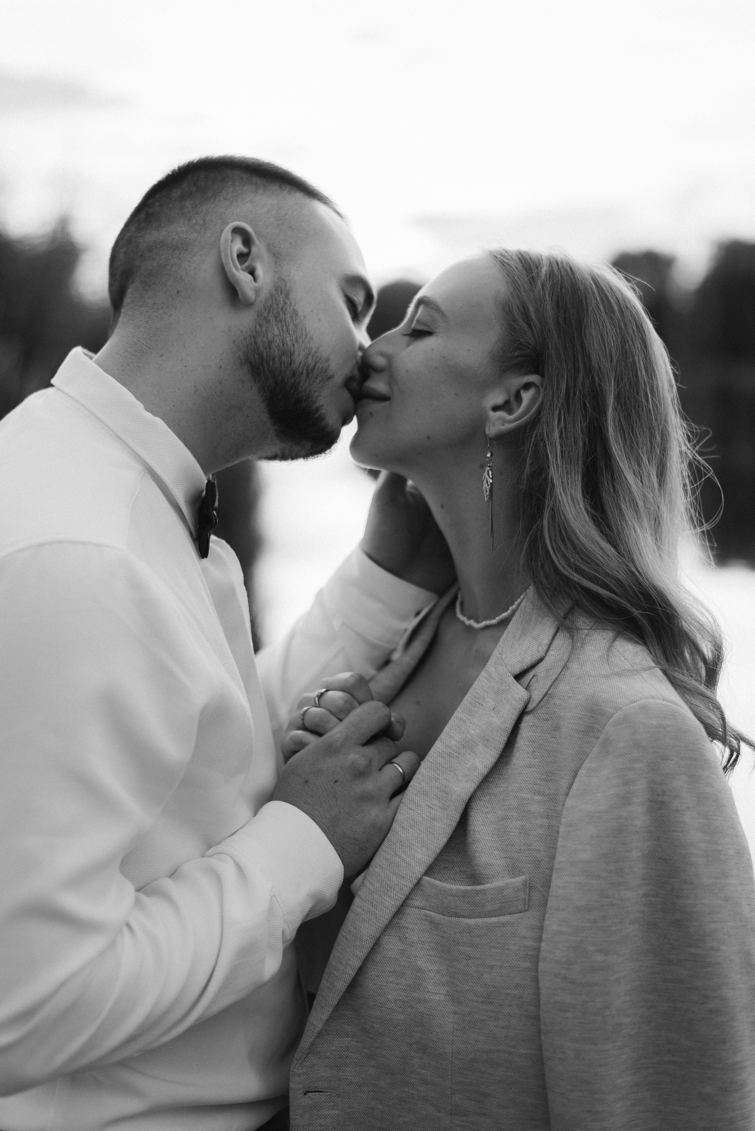 Весільна фотосесія на човні, Київ, Україна, весільний фотограф. Весільний та фотограф Київ Україна Олександра, свадебный Киев Украина