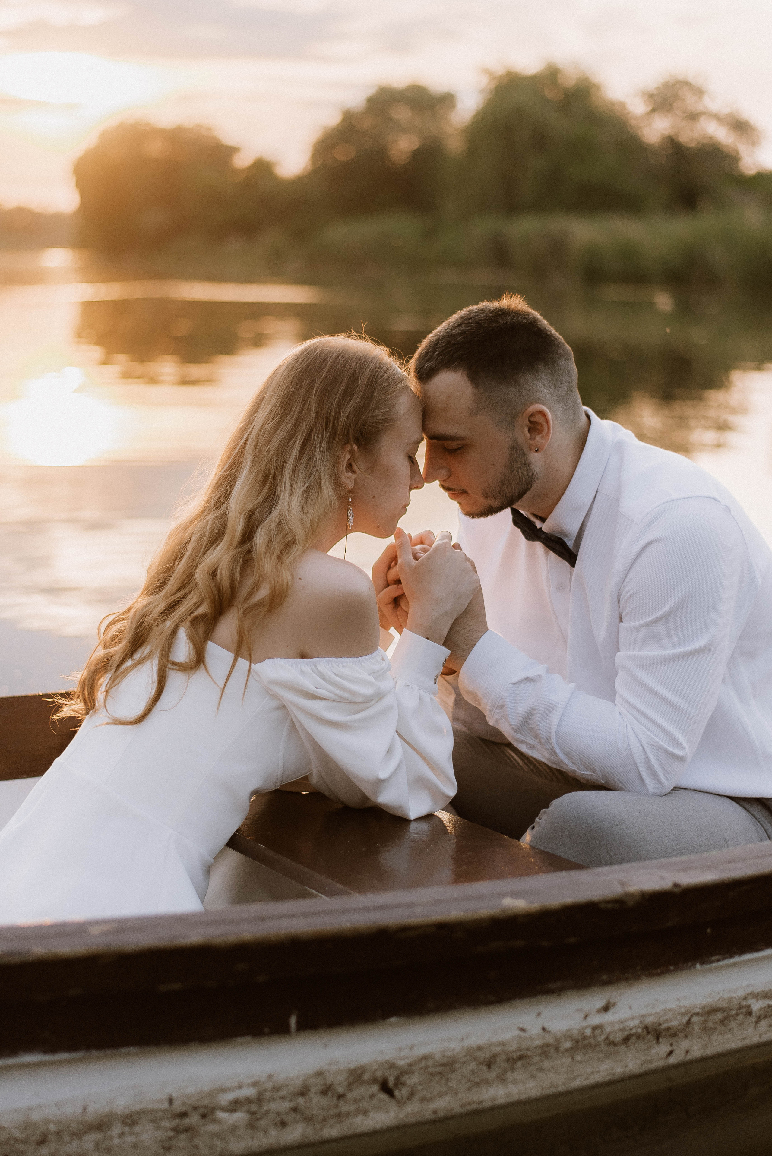 Весільна фотосесія на човні, Київ, Україна, весільний фотограф. Весільний та фотограф Київ Україна Олександра, свадебный Киев Украина