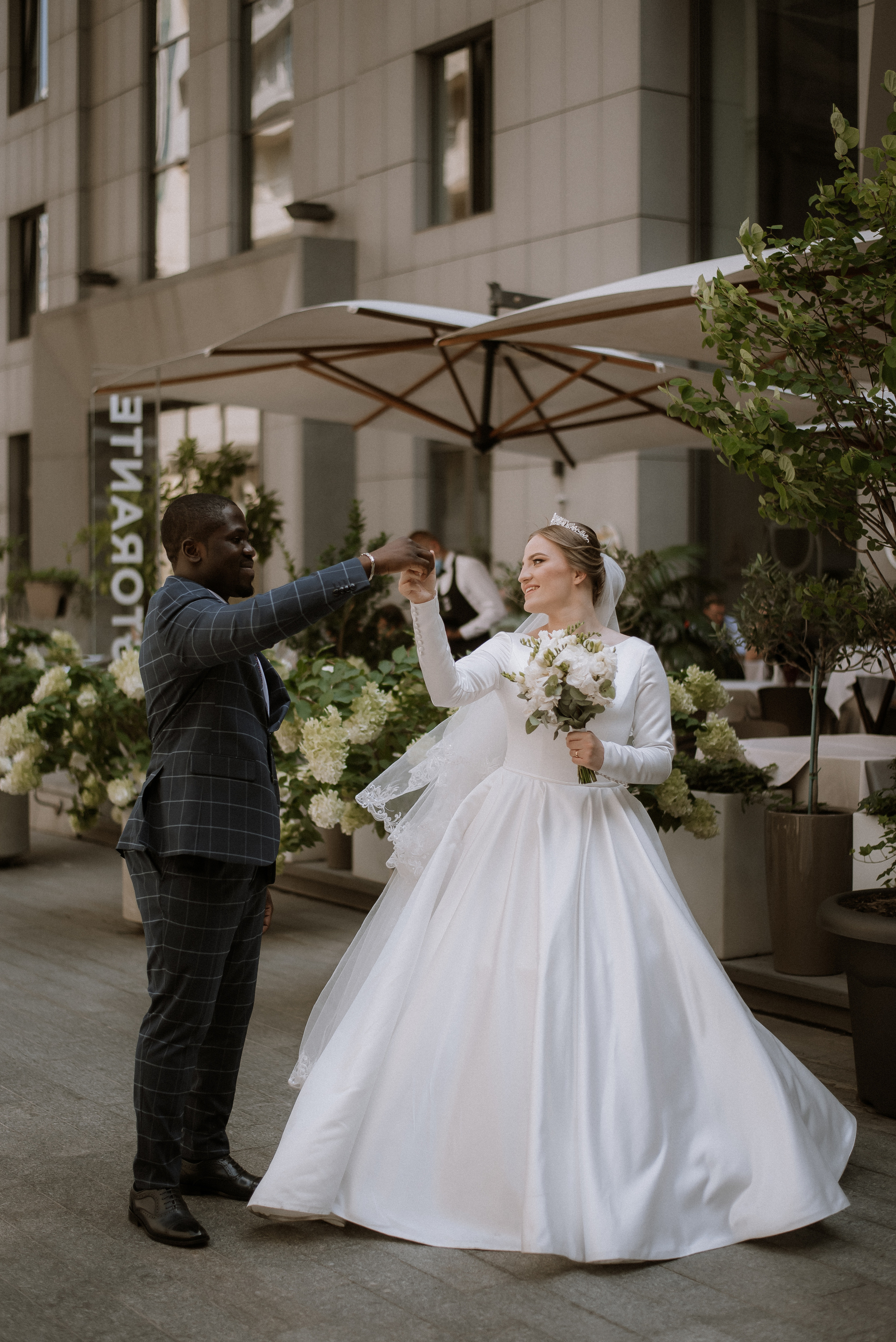 Інтернаціональне весілля Київ, весільний фотограф Україна, фотосесія. Весільний та фотограф Київ Україна Олександра, свадебный Киев Украина