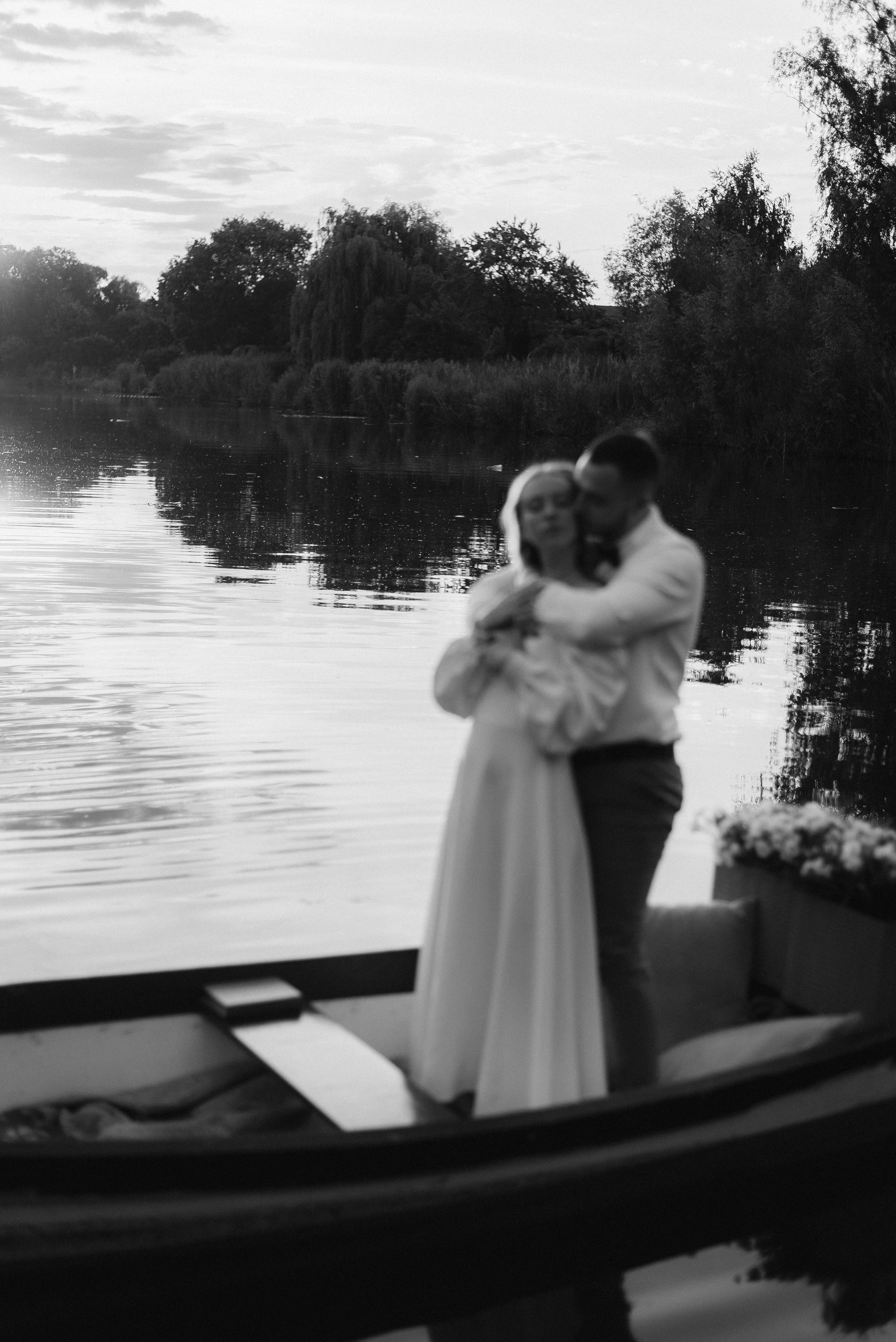 Весільна фотосесія на човні, Київ, Україна, весільний фотограф. Весільний та фотограф Київ Україна Олександра, свадебный Киев Украина