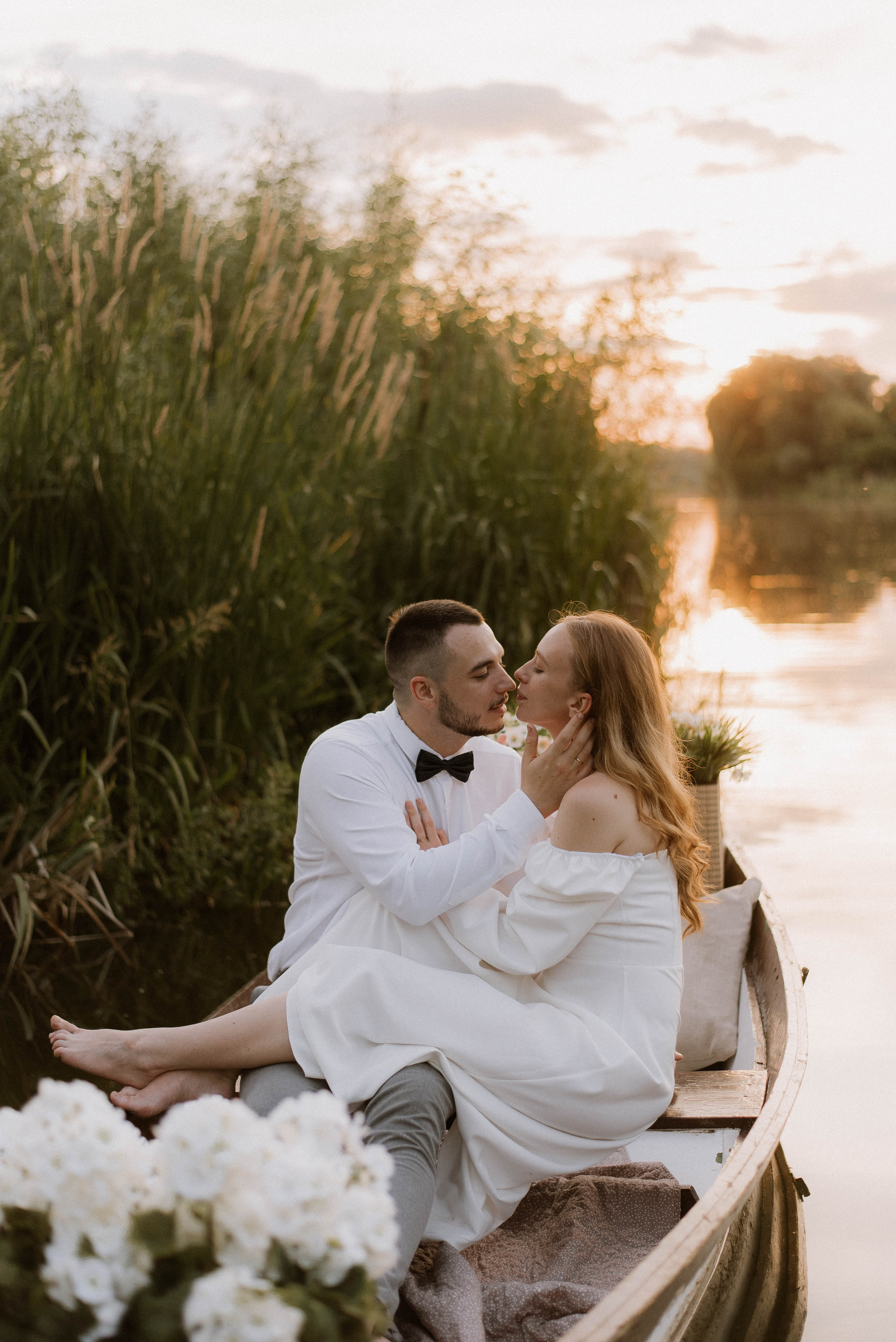 Весільна фотосесія на човні, Київ, Україна, весільний фотограф. Весільний та фотограф Київ Україна Олександра, свадебный Киев Украина