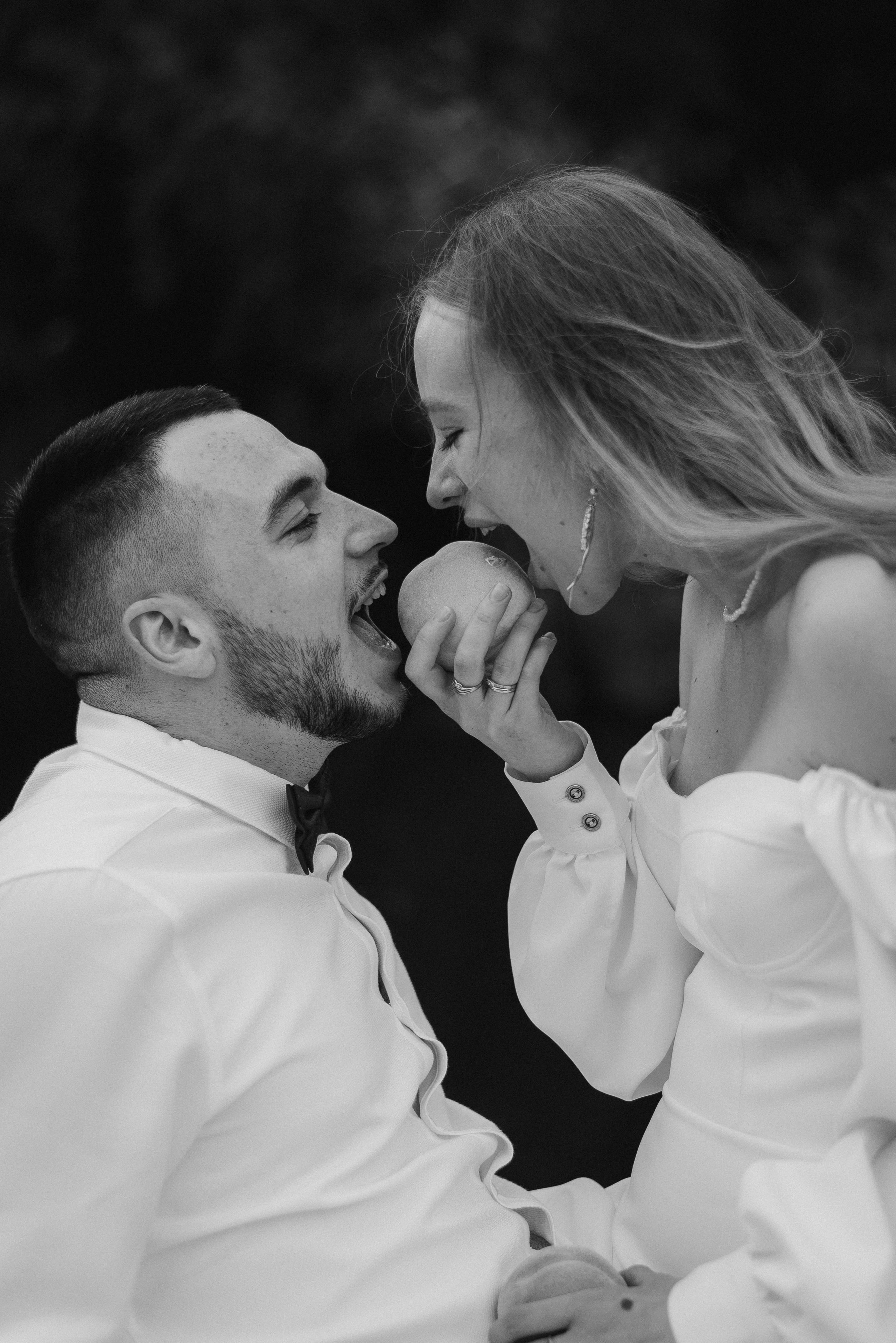 Весільна фотосесія на човні, Київ, Україна, весільний фотограф. Весільний та фотограф Київ Україна Олександра, свадебный Киев Украина