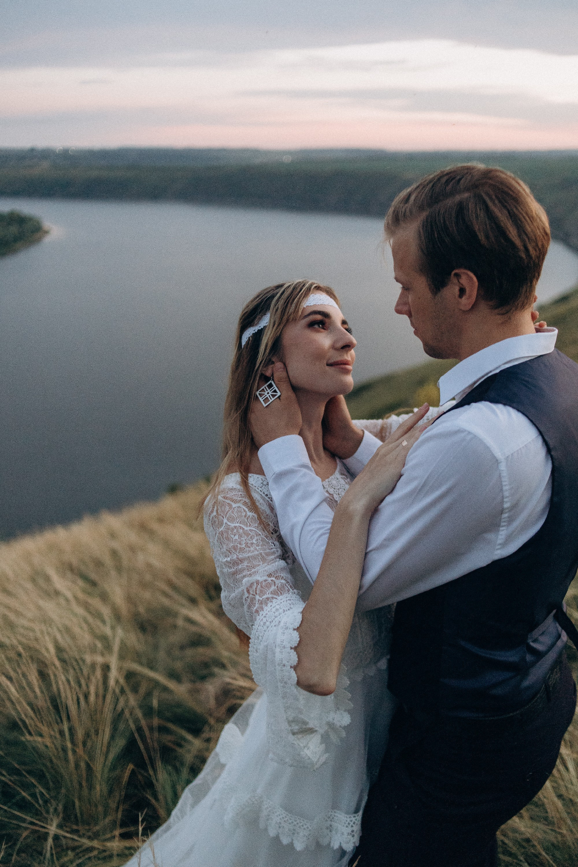 Wedding near the river. Свадебный семейный Фотограф Киев Конотоп lovestory портрет семейная