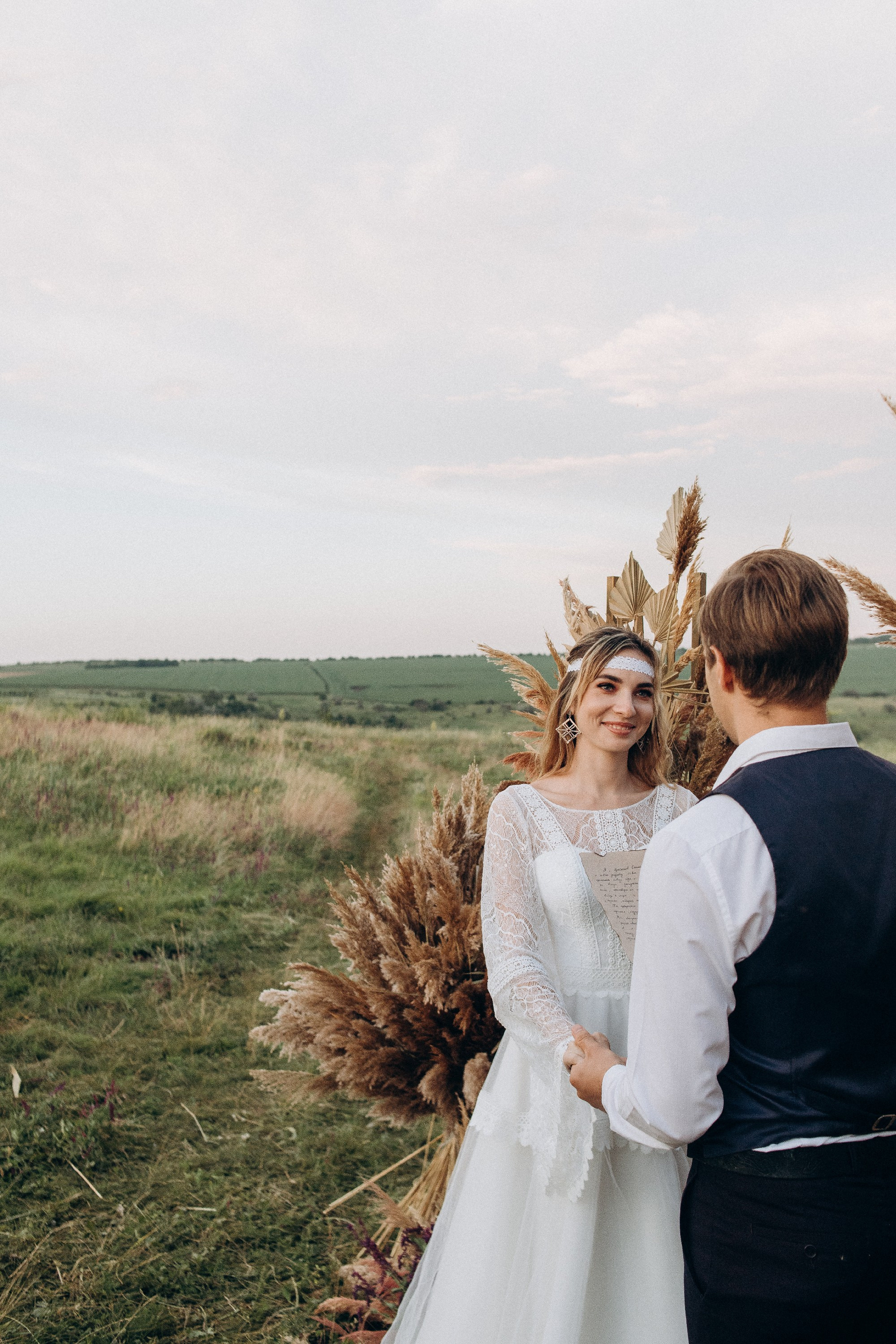 Wedding near the river. Свадебный семейный Фотограф Киев Конотоп lovestory портрет семейная