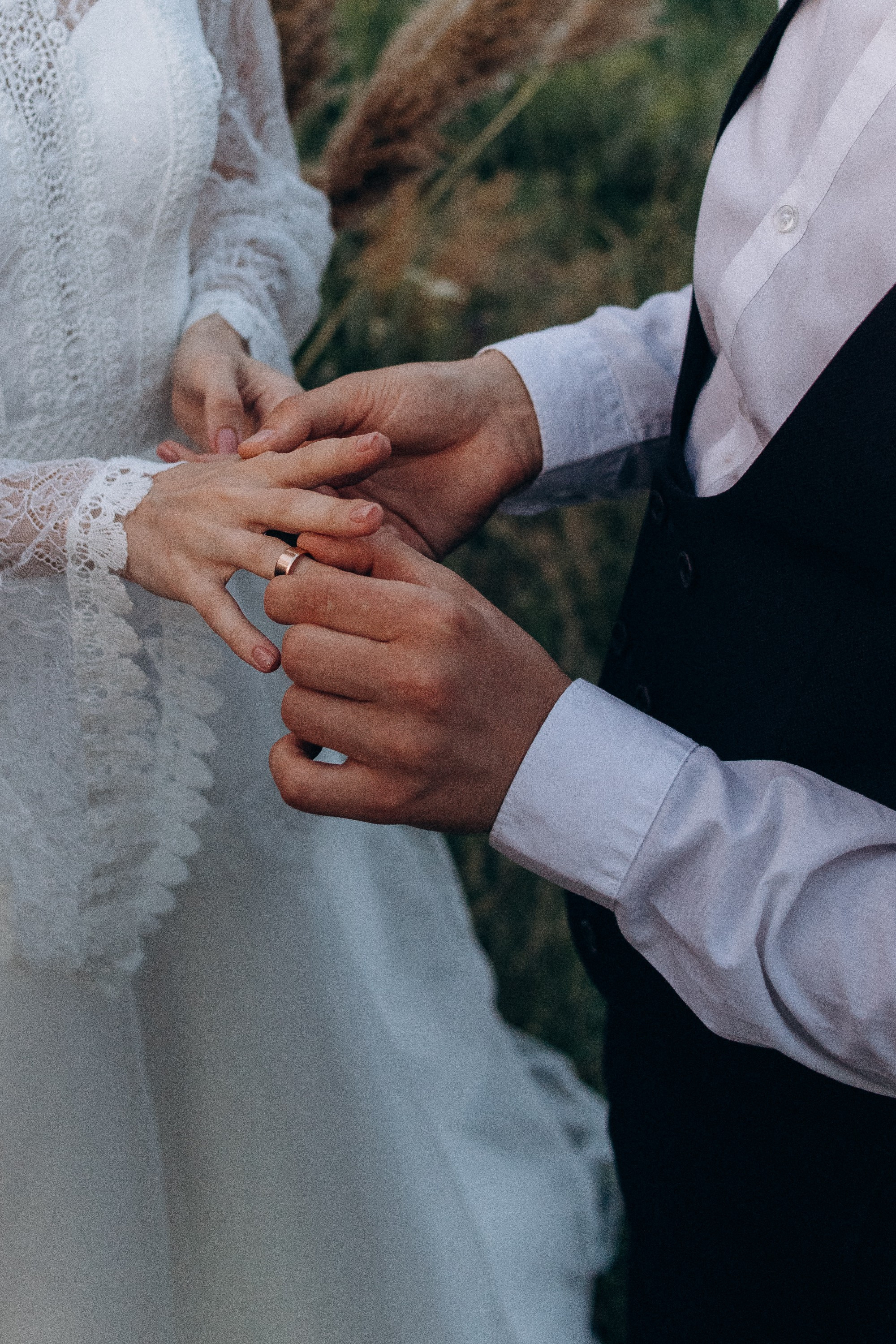 Wedding near the river. Свадебный семейный Фотограф Киев Конотоп lovestory портрет семейная