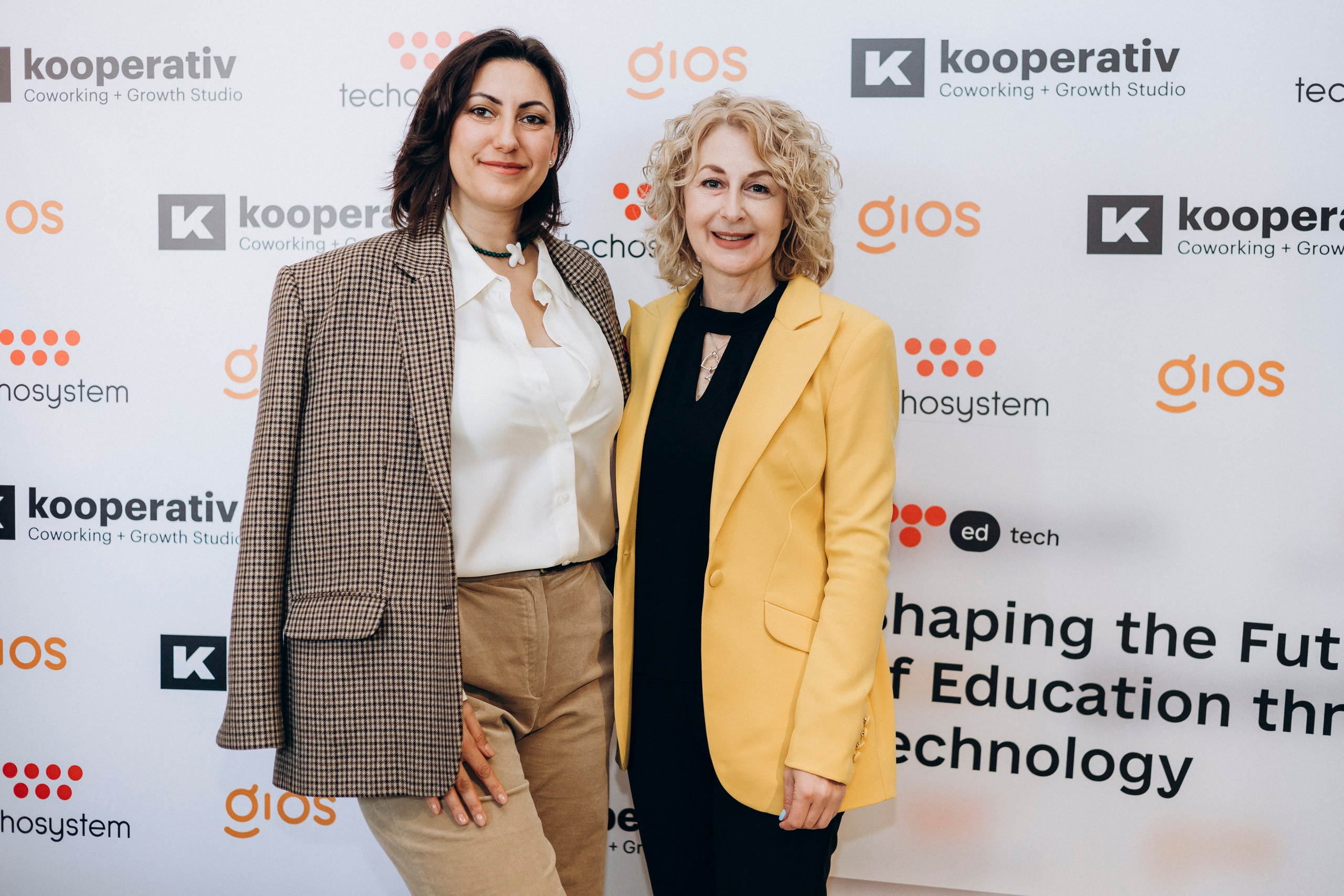 Shaping the Future of Education trough Technology. Свадебный семейный Фотограф Киев Конотоп lovestory портрет семейная