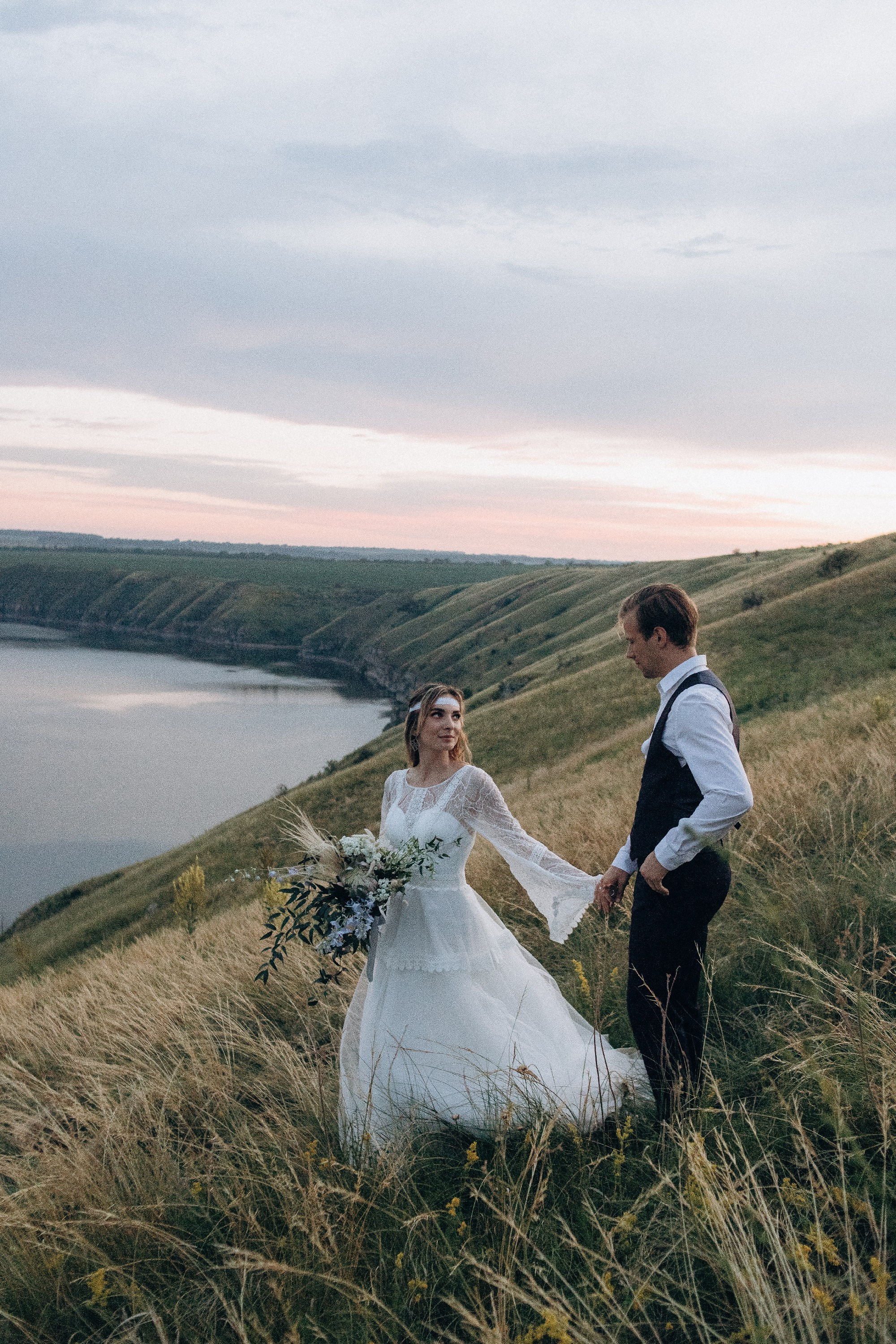 Wedding near the river. Свадебный семейный Фотограф Киев Конотоп lovestory портрет семейная