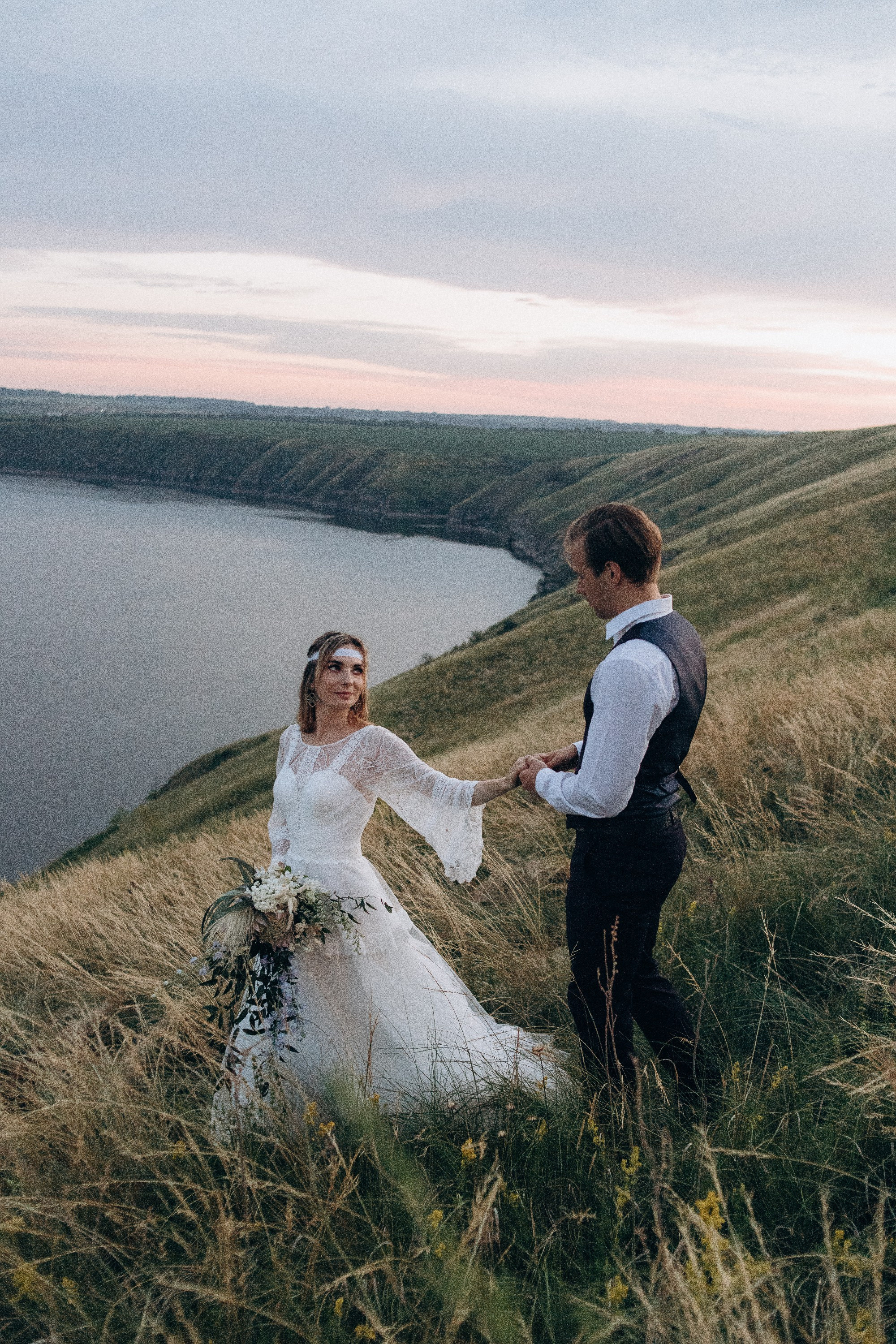 Wedding near the river. Свадебный семейный Фотограф Киев Конотоп lovestory портрет семейная