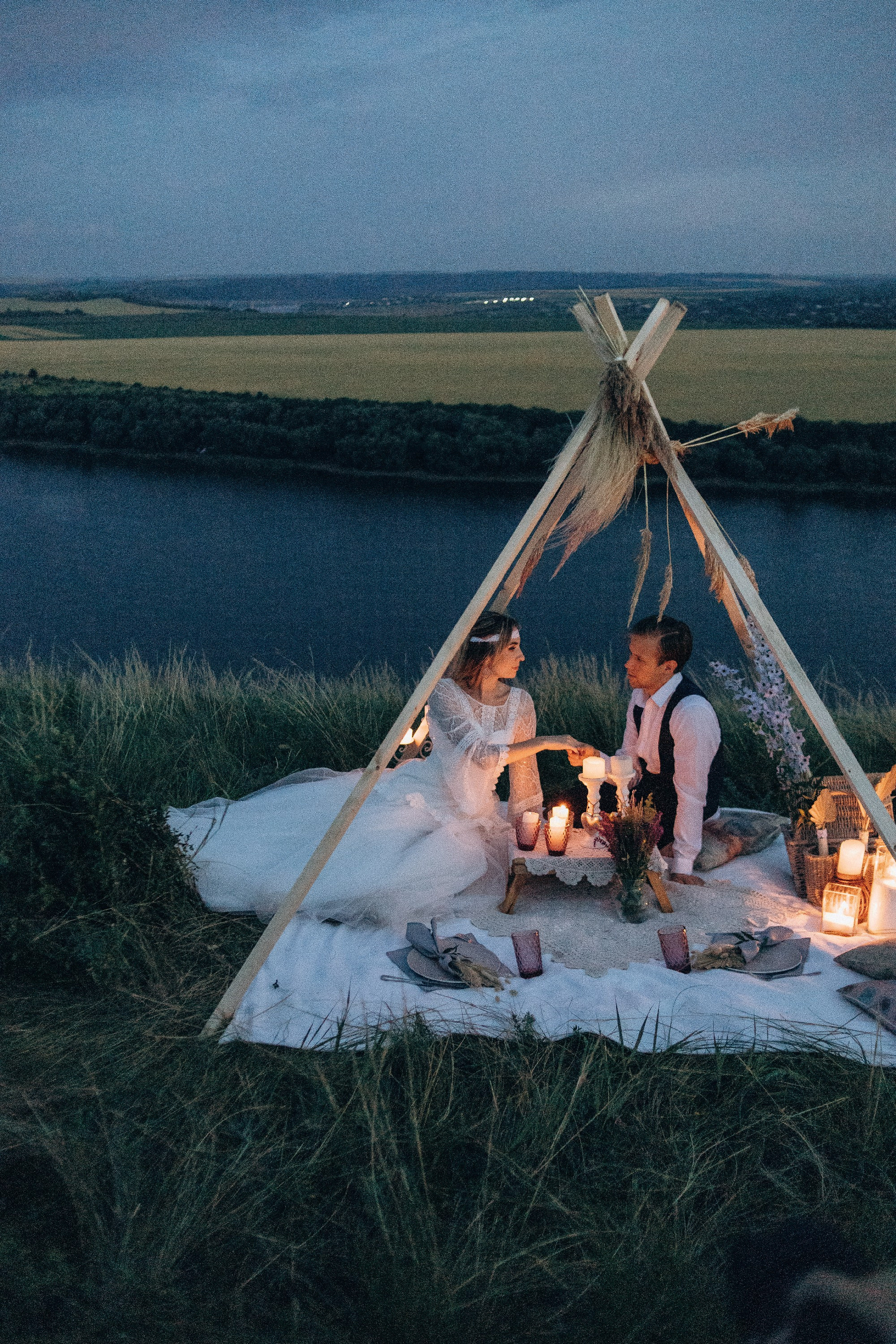 Wedding near the river. Свадебный семейный Фотограф Киев Конотоп lovestory портрет семейная